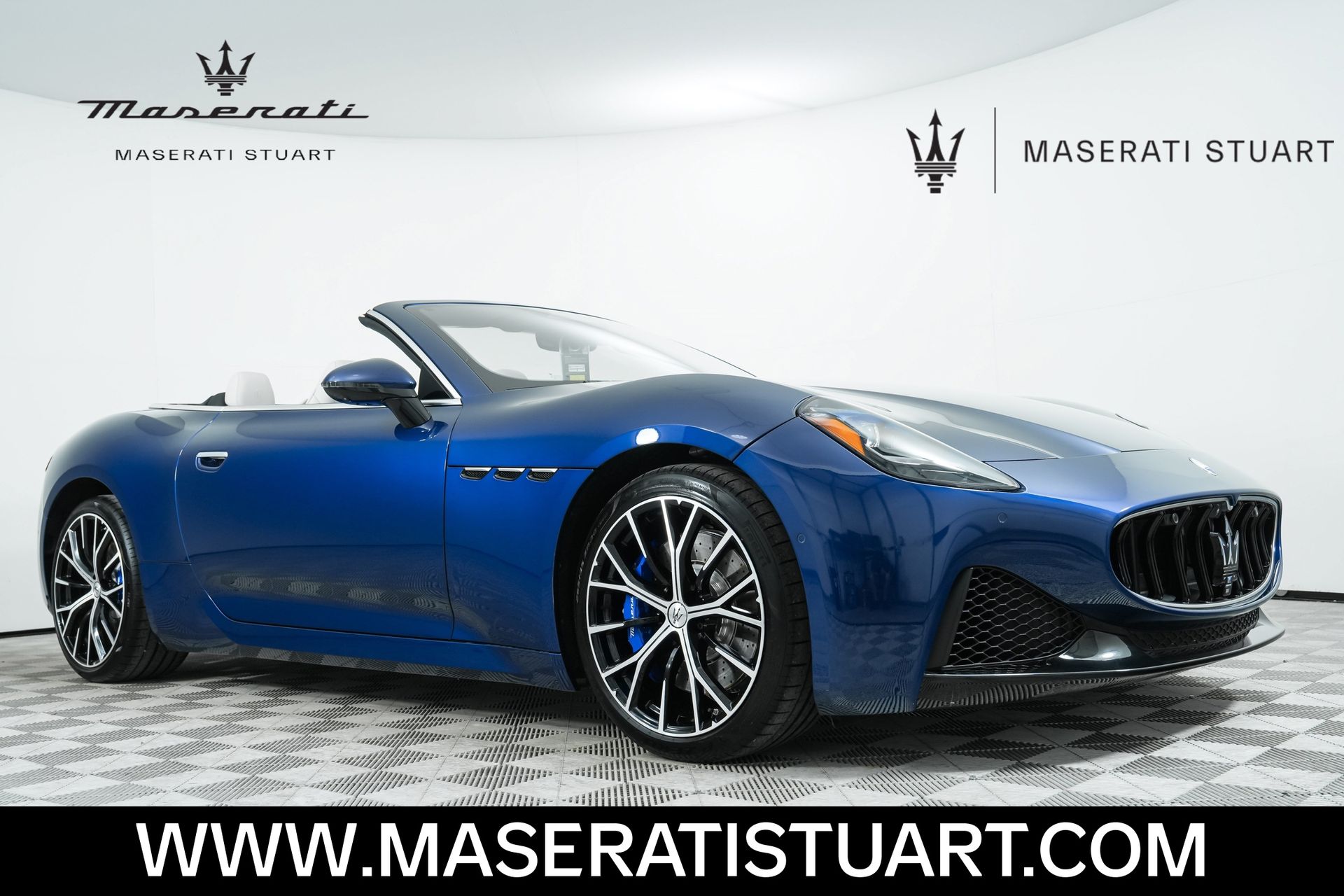 Blu Modena Metallic 2026 Maserati GranCabrio Convertible All-Wheel Drive 8-Speed Automatic