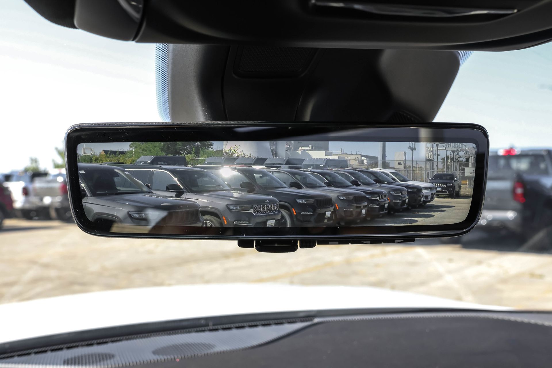 2025 JEEP GRAND CHEROKEE - Image 31