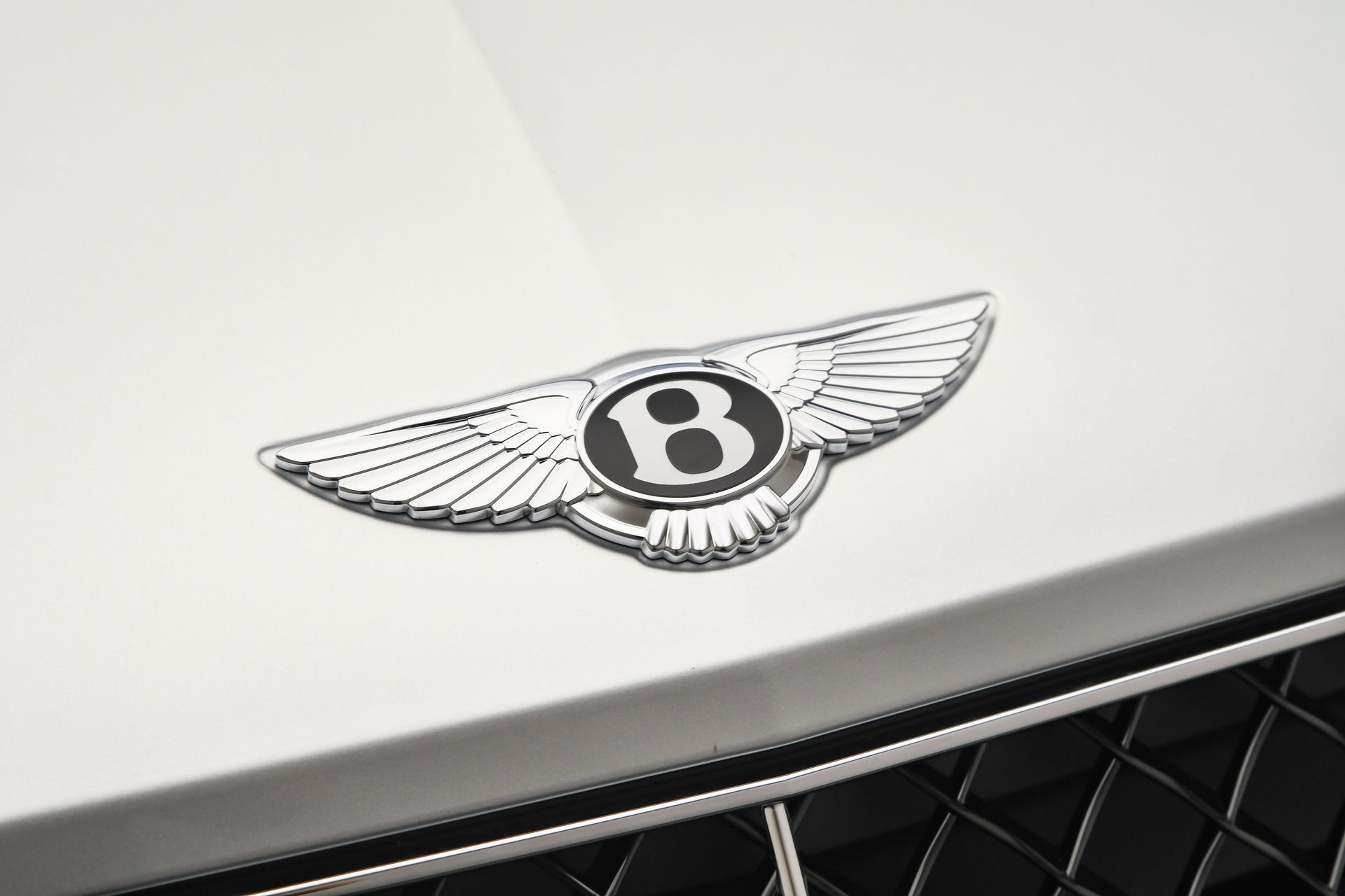2025 Bentley Bentayga - Photo 27