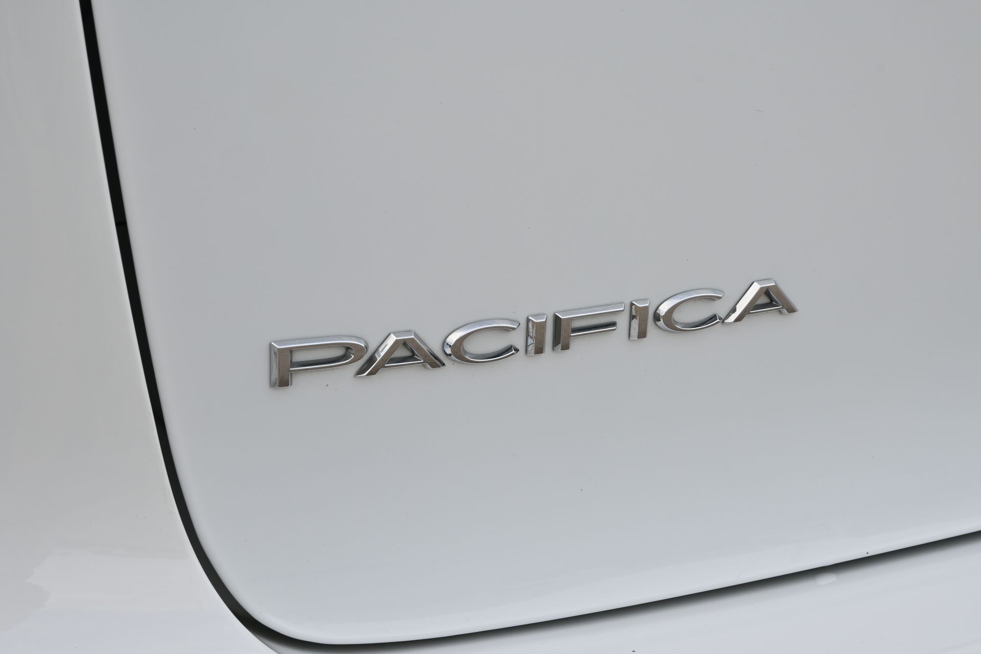 2023 Chrysler Pacifica Touring L White at Durrett Motor Company