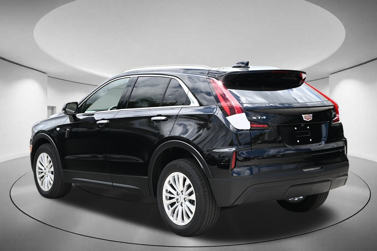 2024 Cadillac XT4 Luxury 3