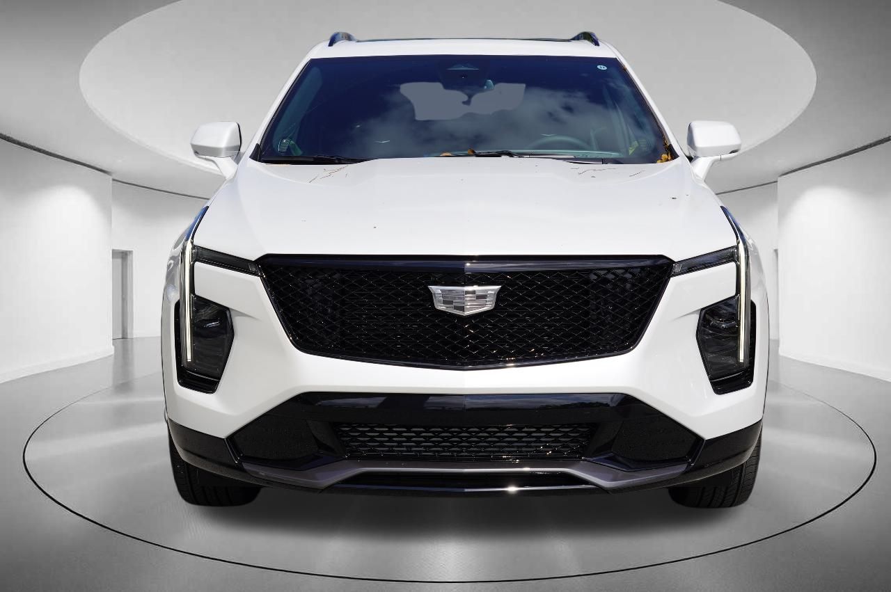 2024 Cadillac XT4 Sport 8