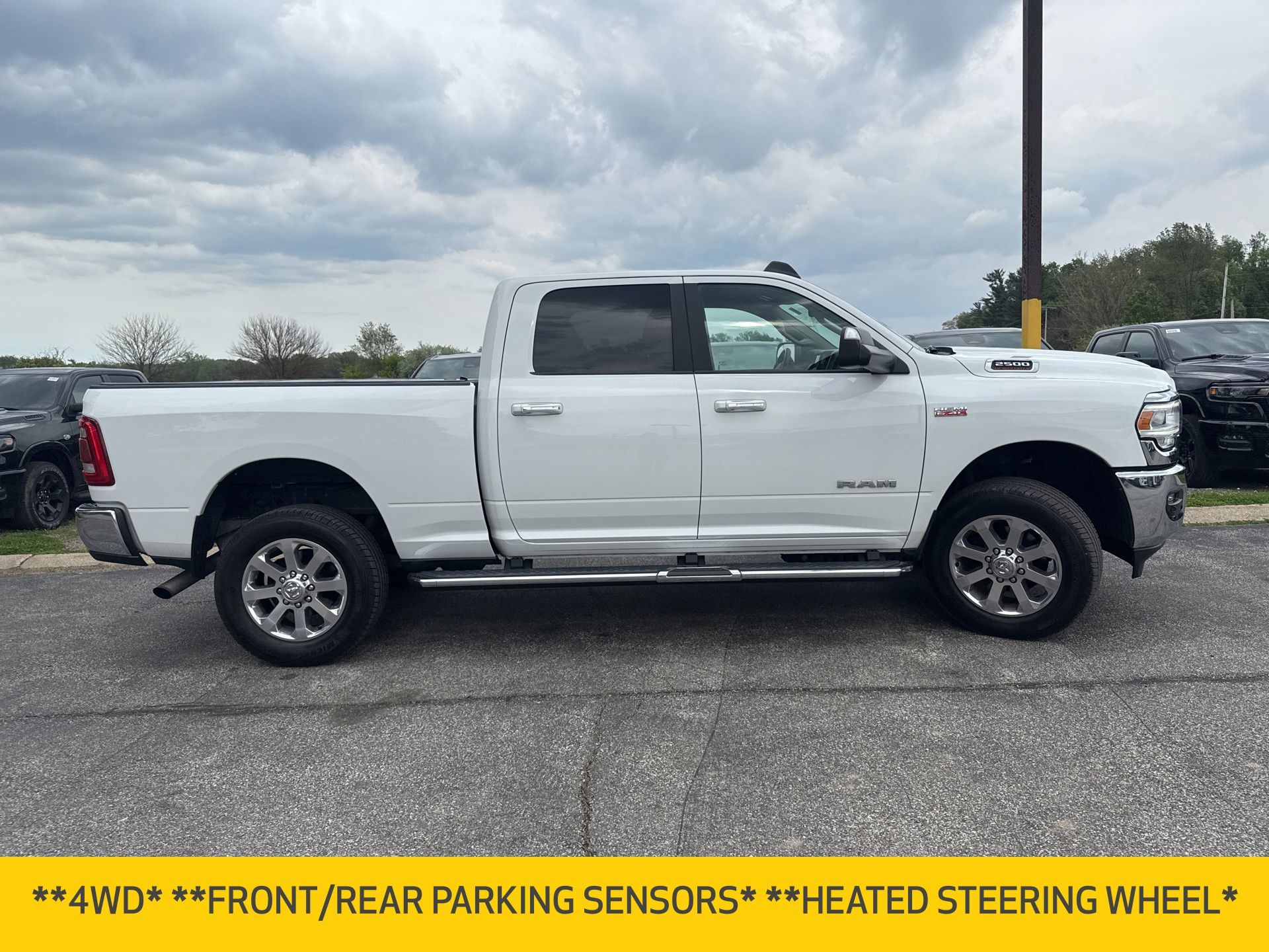 View vehicle photo 7