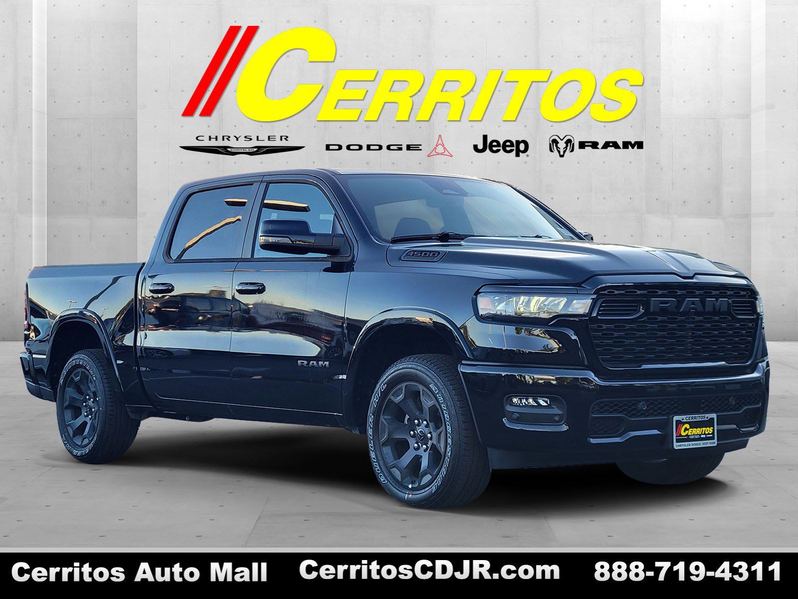 Diamond Black Crystal Pearlcoat 2026 RAM 1500 Pickup Truck Four-Wheel Drive 8-Speed Automatic
