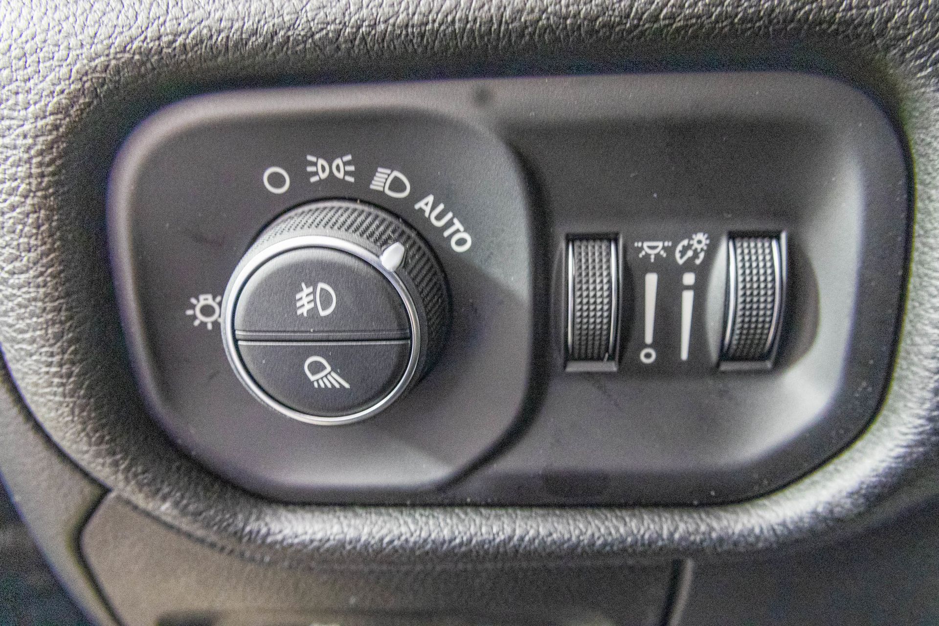 2026 RAM 1500 - Image 18