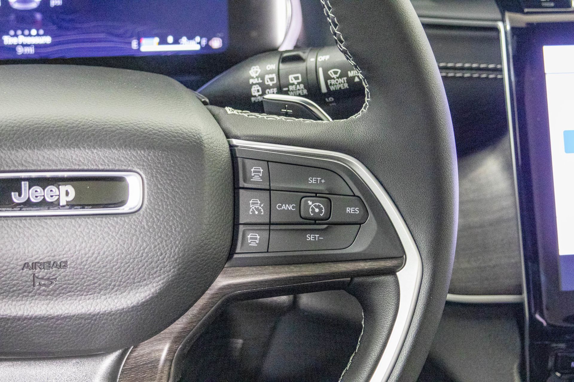 2025 JEEP GRAND CHEROKEE - Image 31