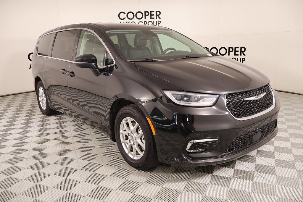 2023 Chrysler Pacifica Touring L FWD