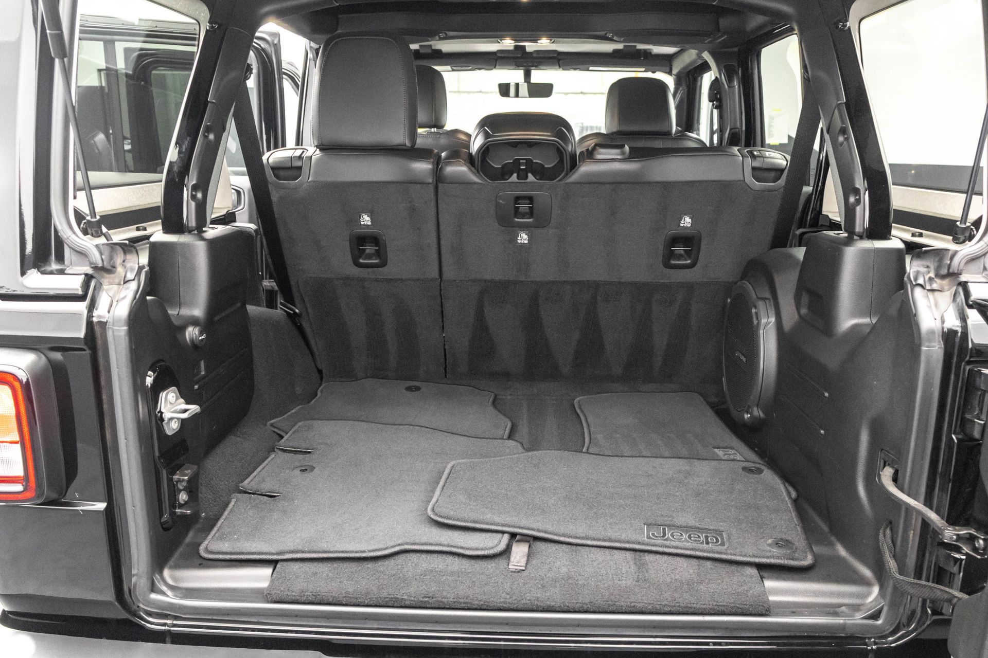 2022 JEEP WRANGLER - Image 32