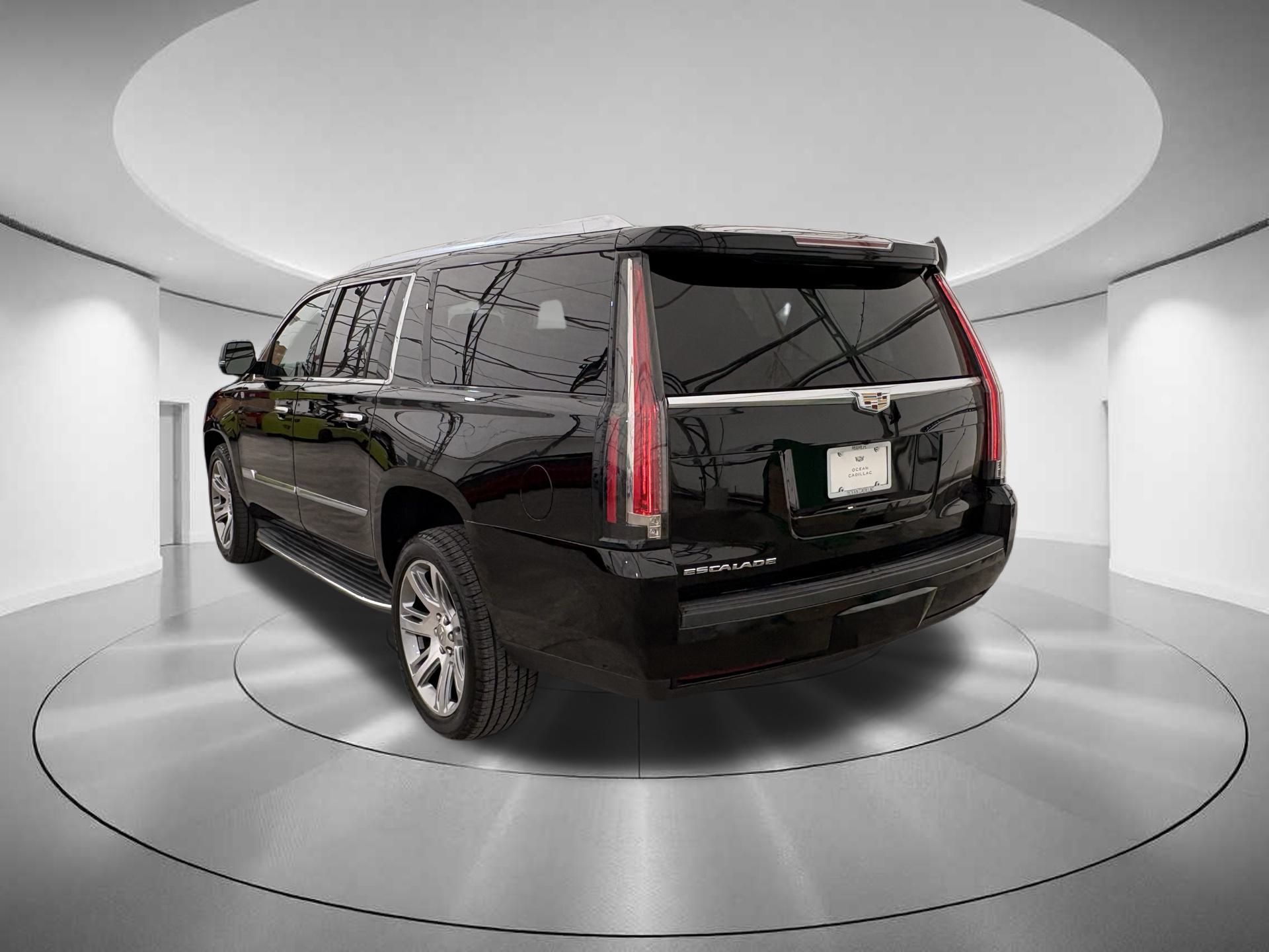 2016 Cadillac Escalade ESV Luxury 4