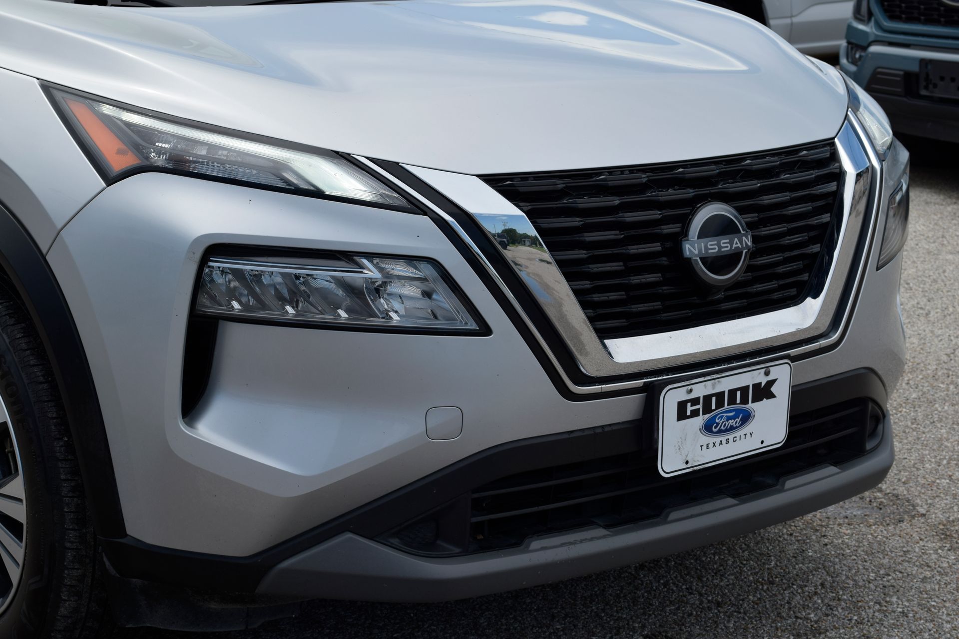 2023 Nissan Rogue SV Silver at Baytown Hyundai