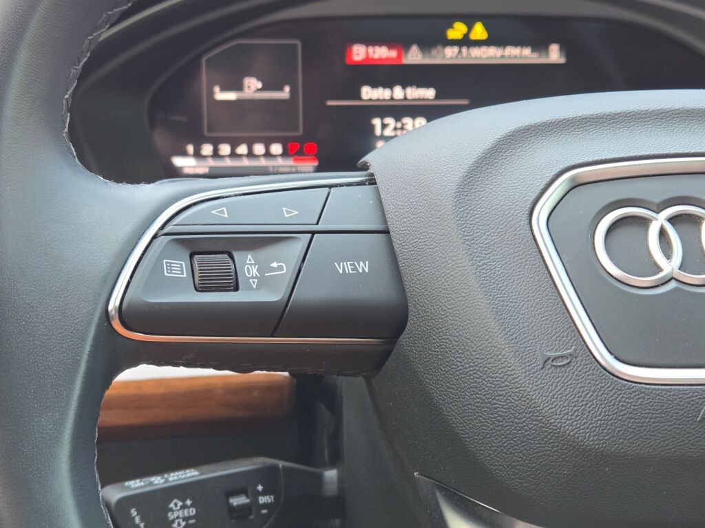 2023 Audi Q5 45 S line Premium photo 31