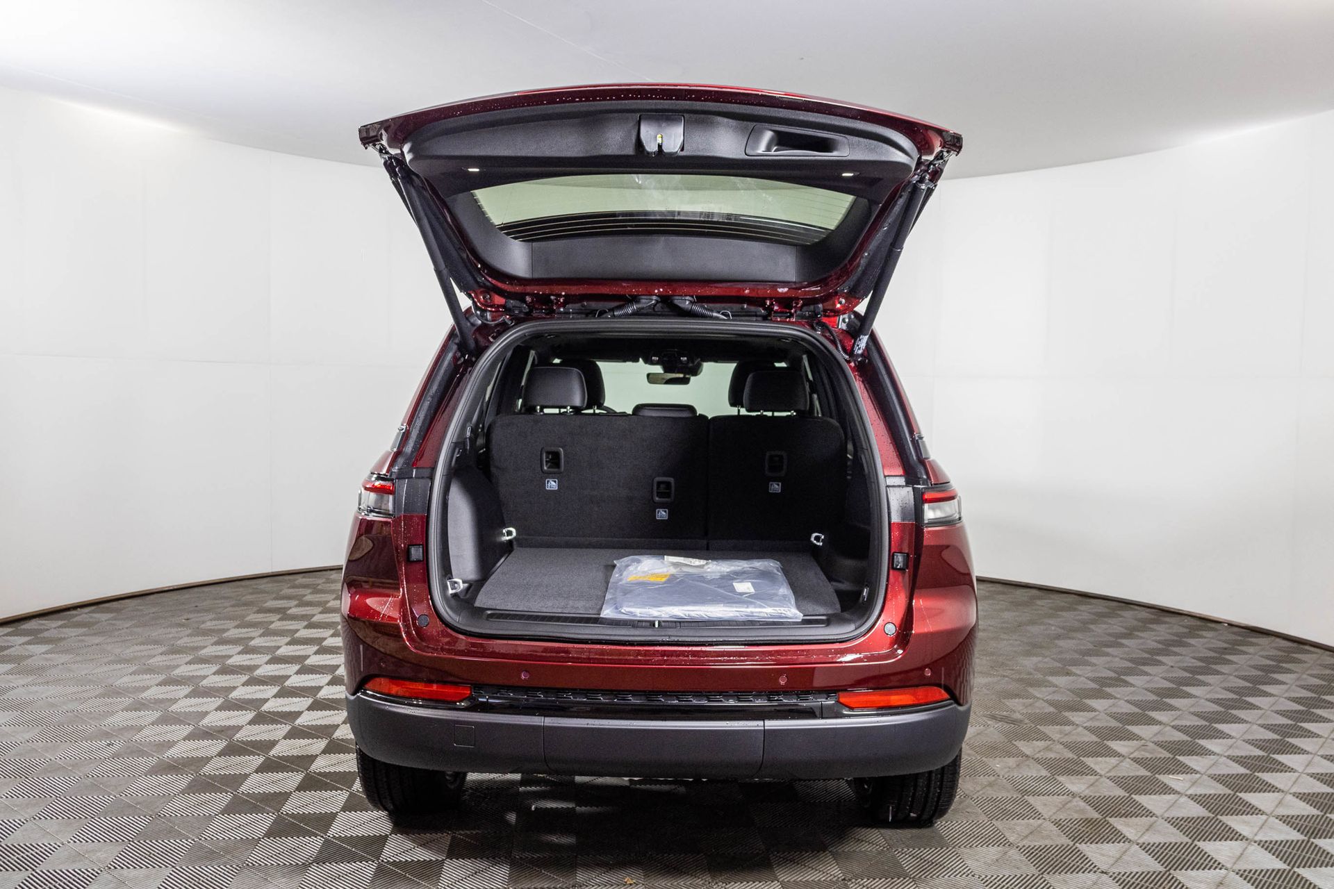 2025 JEEP GRAND CHEROKEE - Image 32