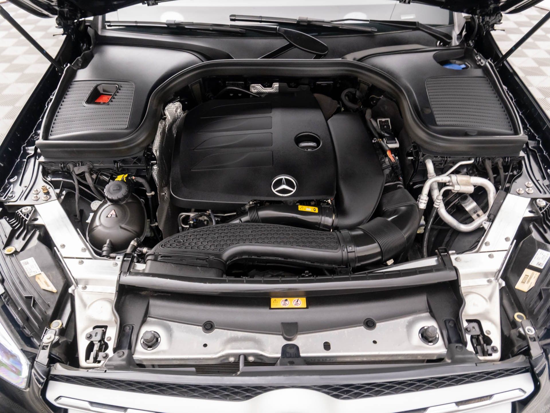 2022 Mercedes-Benz GLC GLC 300 photo