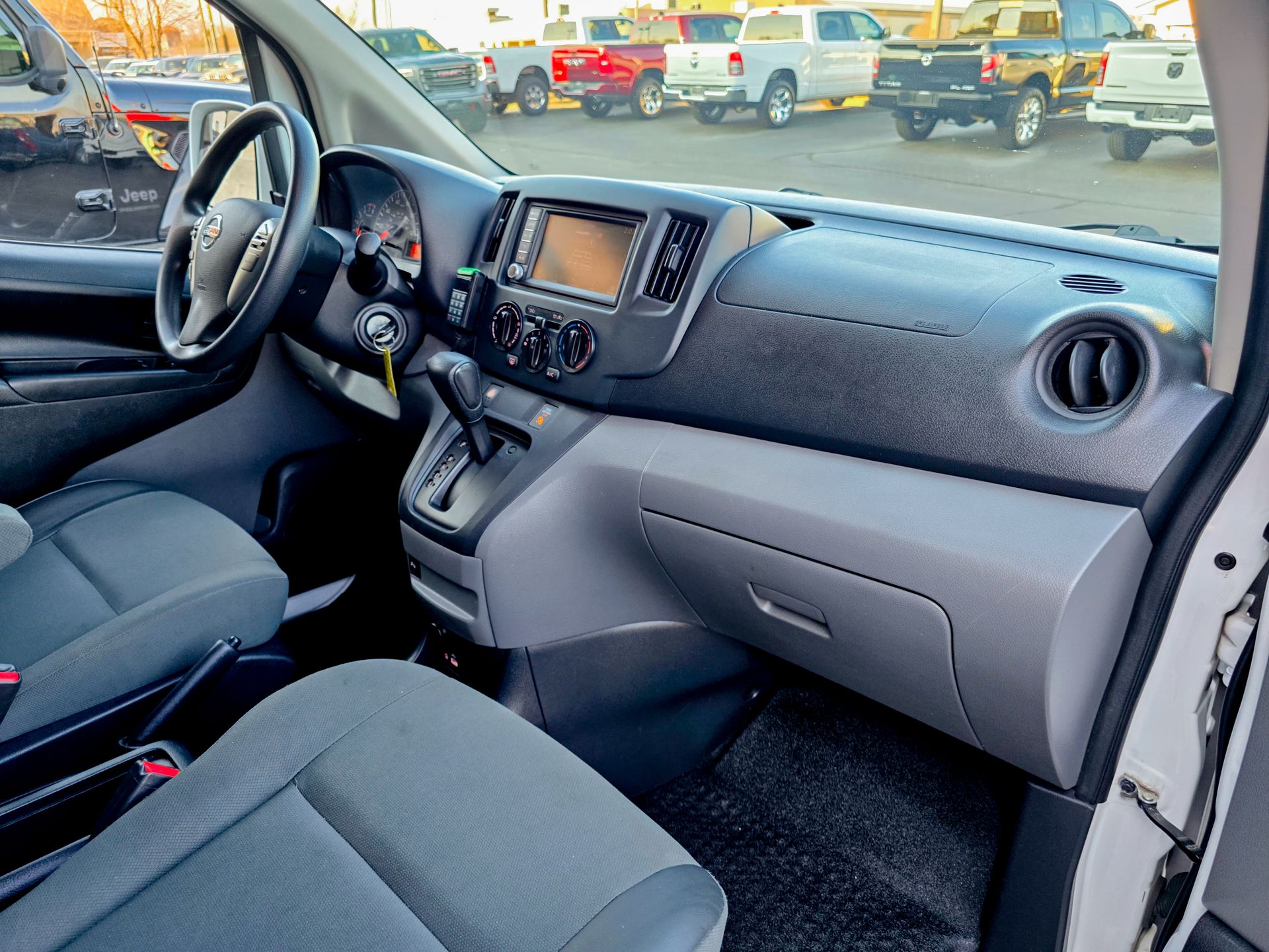 View vehicle photo 7