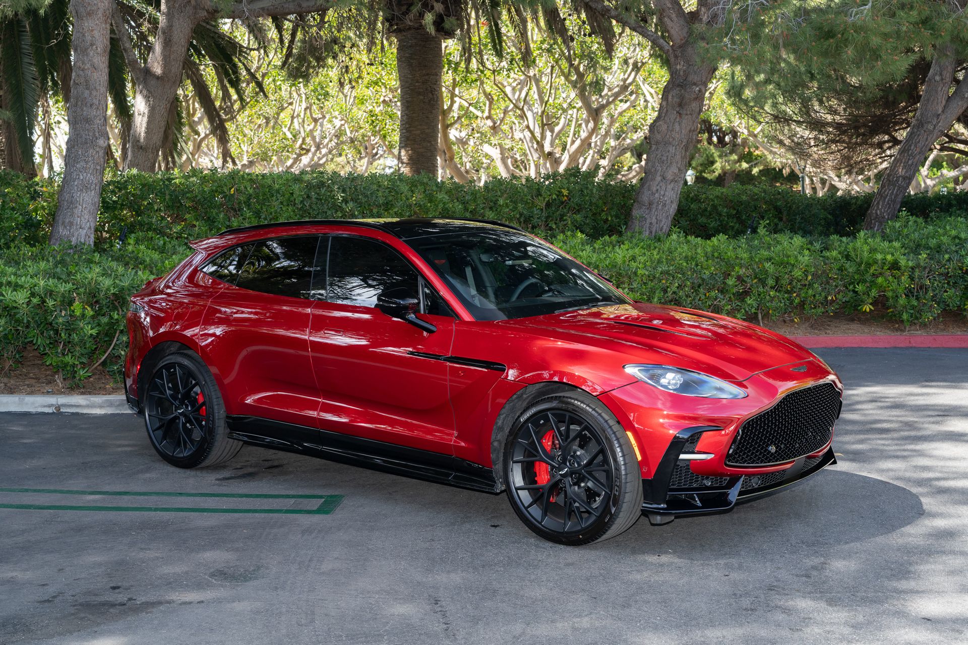 /2026 Aston-Martin DBX