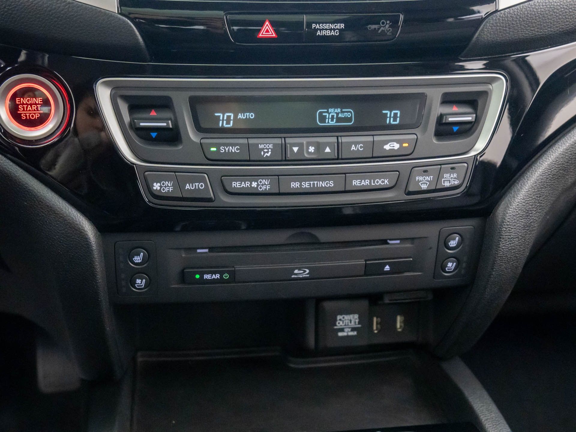2016 Honda Pilot Elite photo