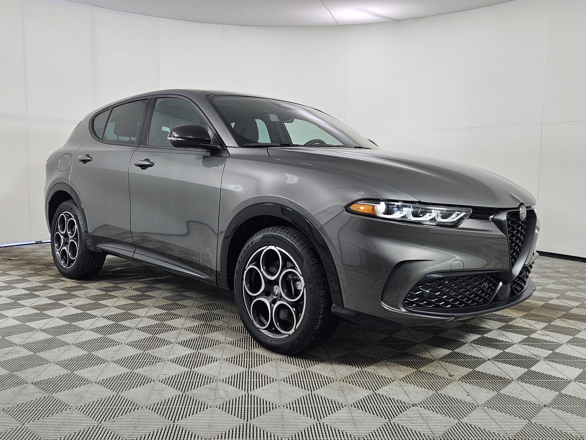 Grigio Ascari Metallic 2025 Alfa Romeo Tonale AWD SUV / Crossover All-Wheel Drive 9-Speed Automatic