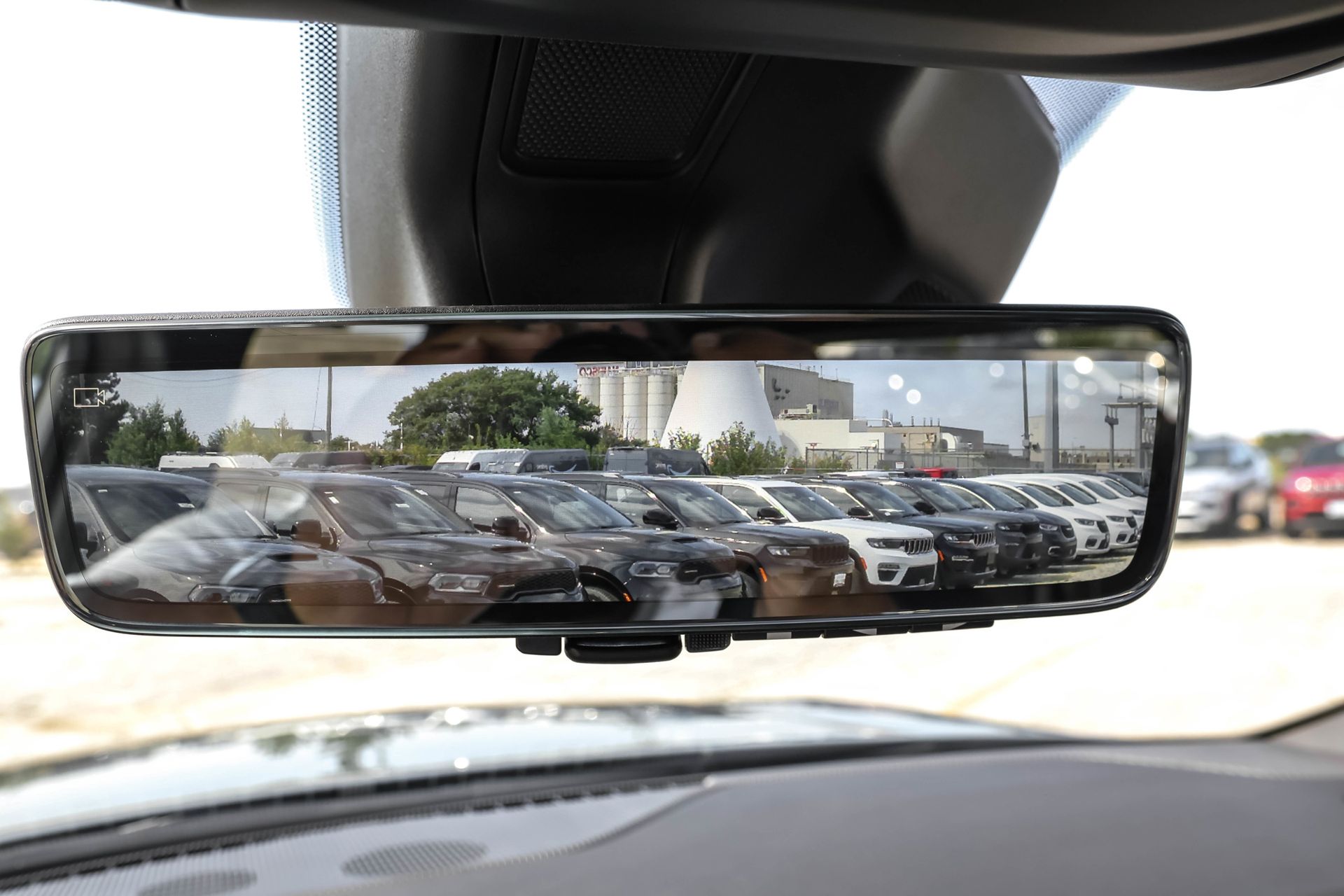 2025 JEEP GRAND CHEROKEE - Image 19