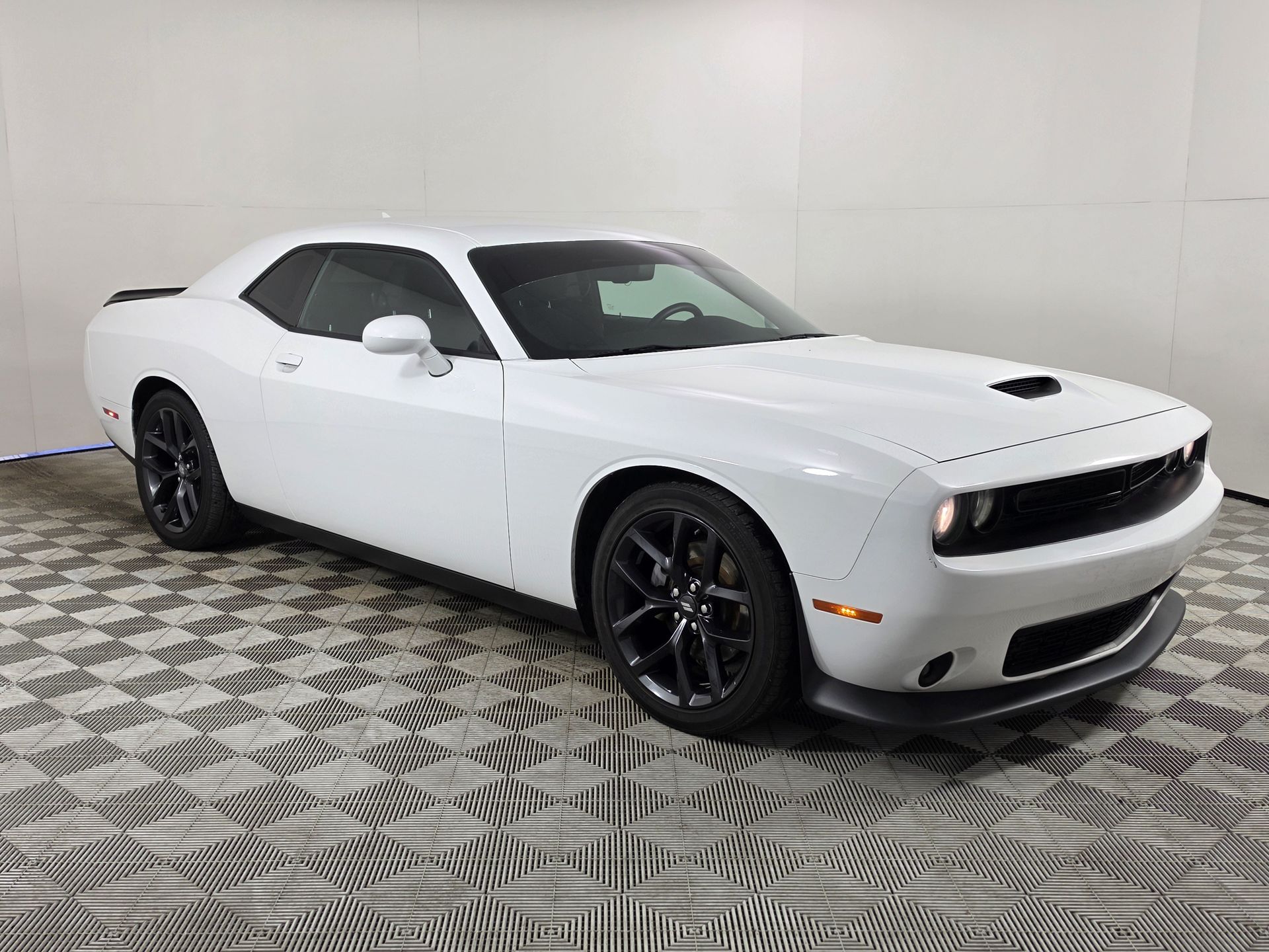 White Knuckle Clearcoat 2021 Dodge Challenger Coupe Rear-Wheel Drive 8-Speed Automatic