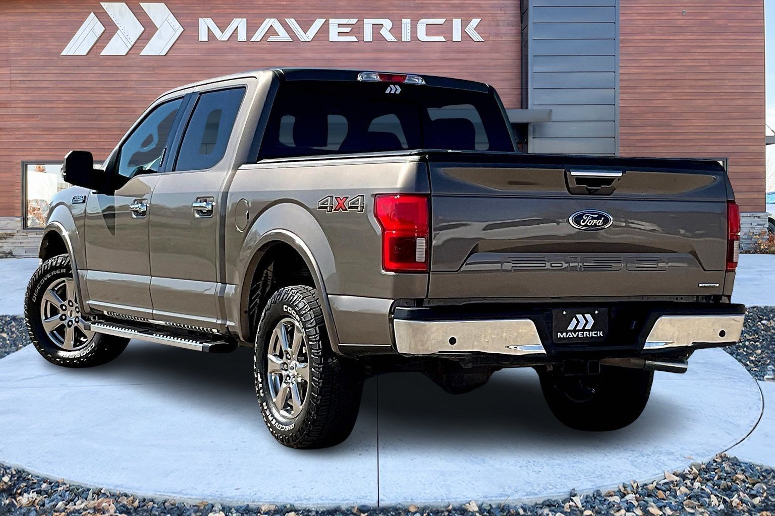 View vehicle photo 4