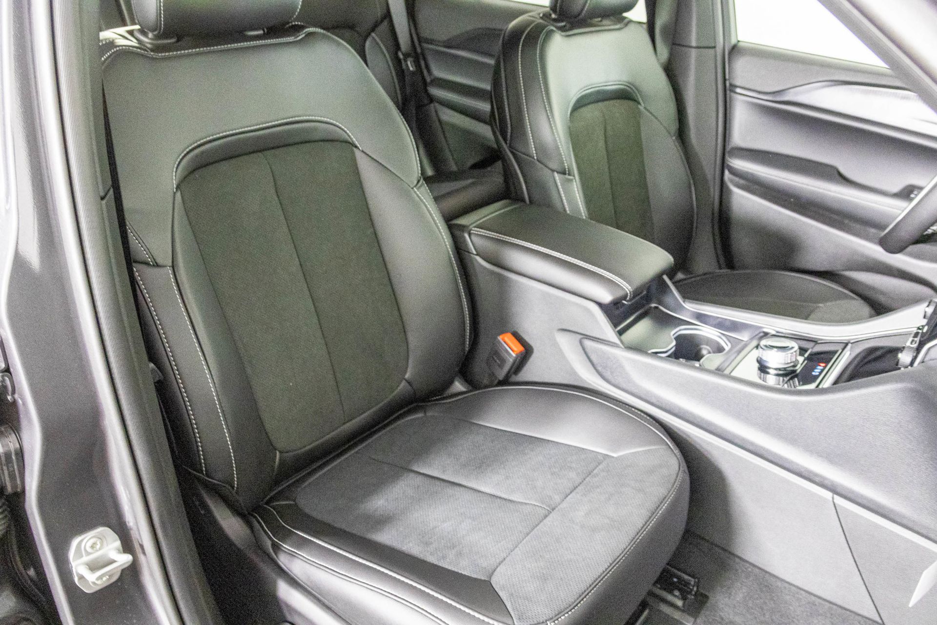 2025 JEEP GRAND CHEROKEE - Image 37