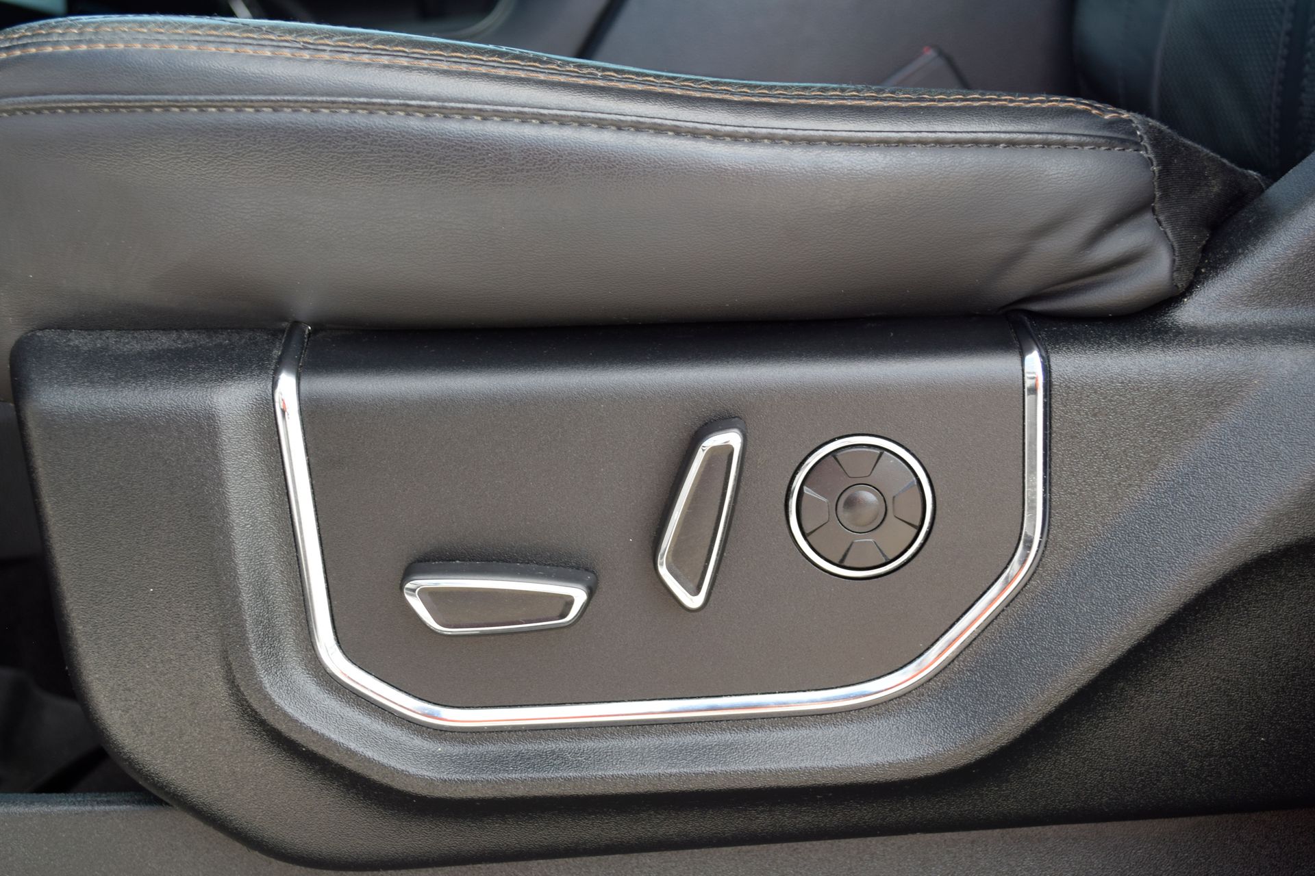 2019 Ford Expedition Platinum White at Emmons Autoplex