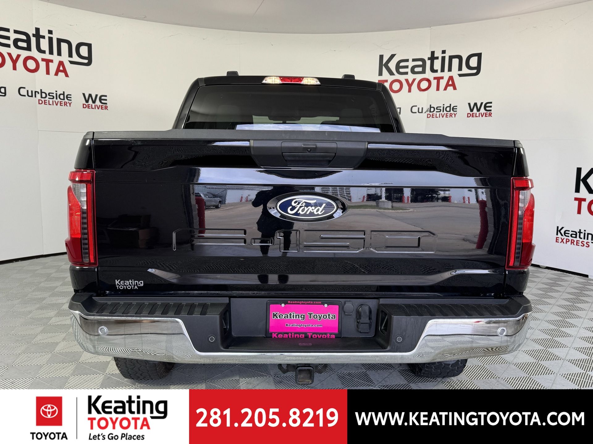 View vehicle photo 6