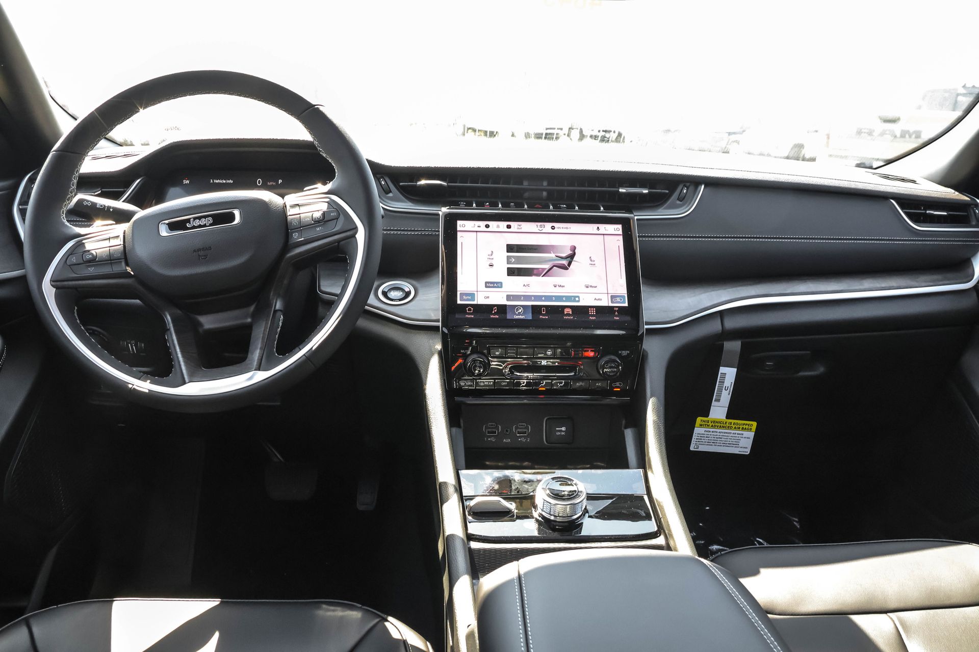 2025 JEEP GRAND CHEROKEE - Image 16