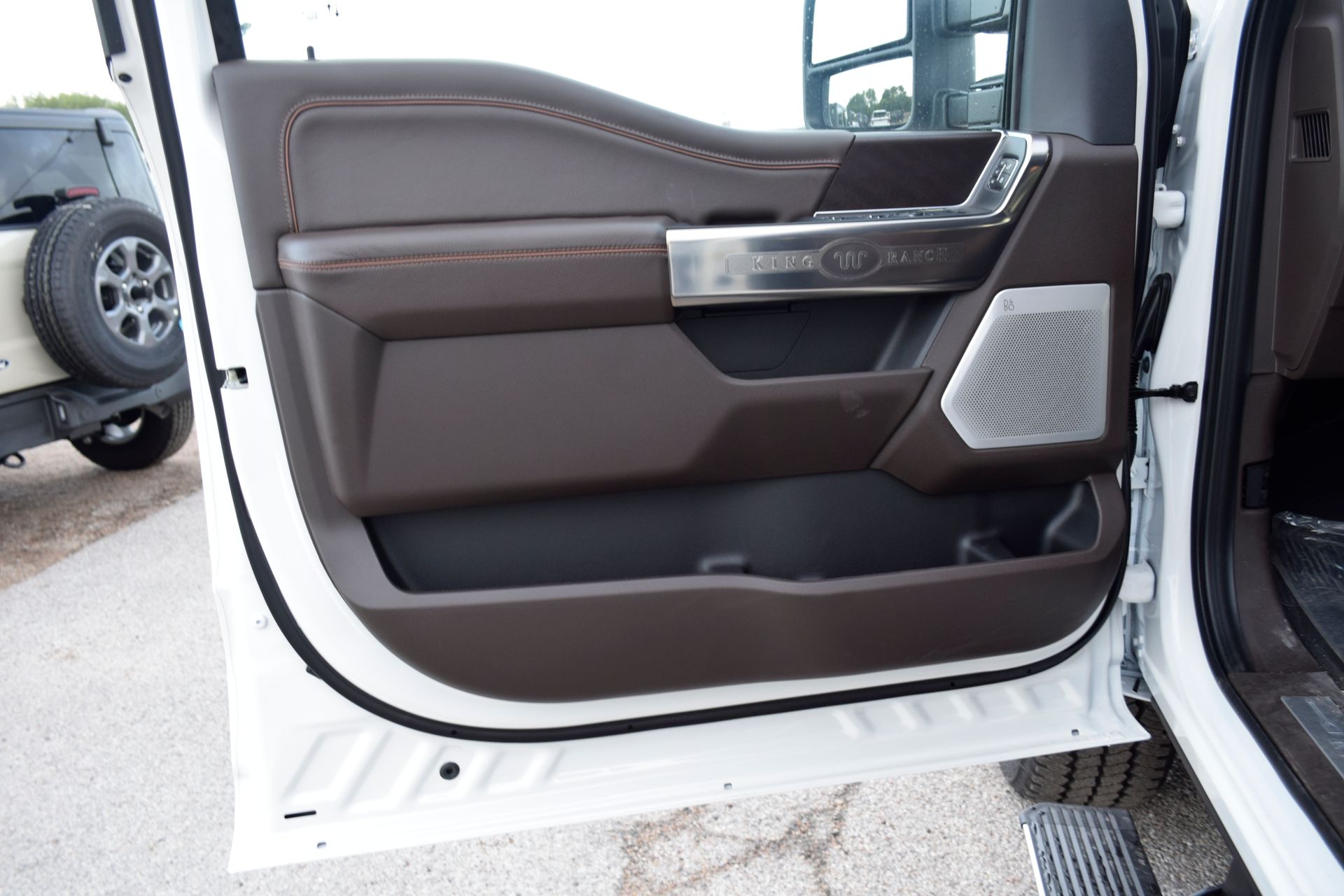 2026 Ford F-250SD King Ranch White at EAG Ford Navasota