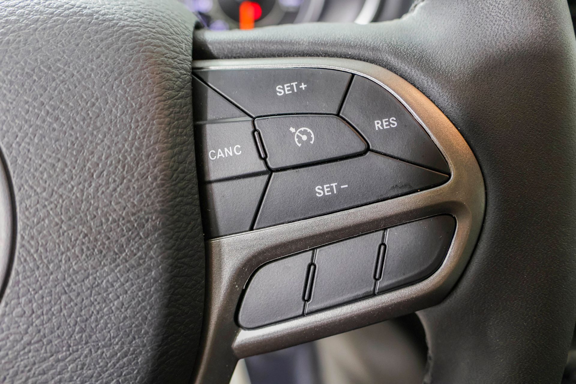 2022 JEEP CHEROKEE - Image 27