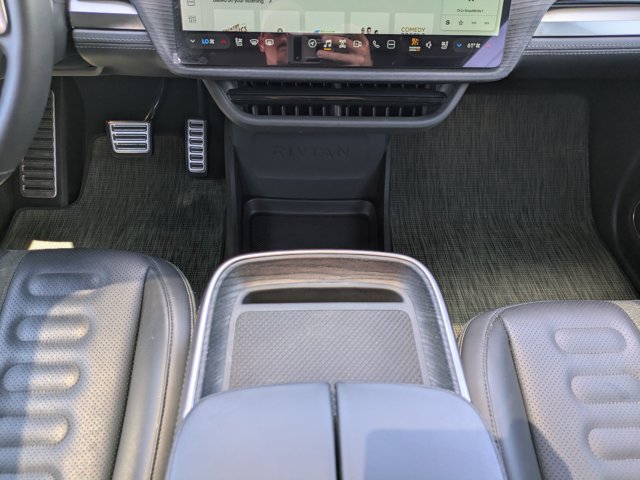 Used 2024 LA Silver Rivian  image 18