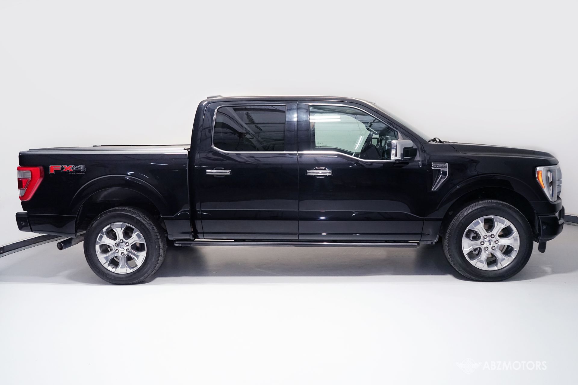 View vehicle photo 4