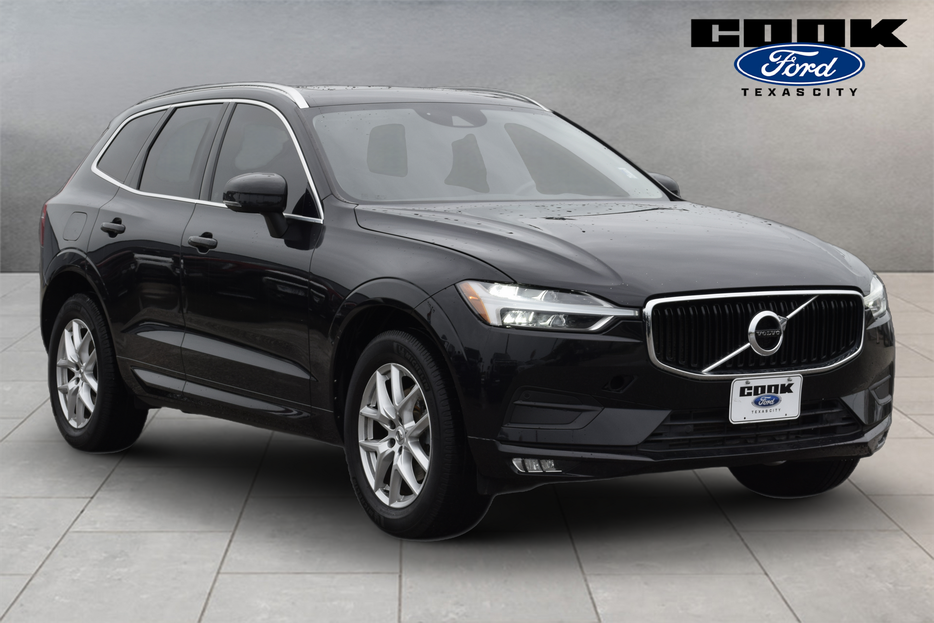 2021 Volvo XC60 T5 Momentum - 1