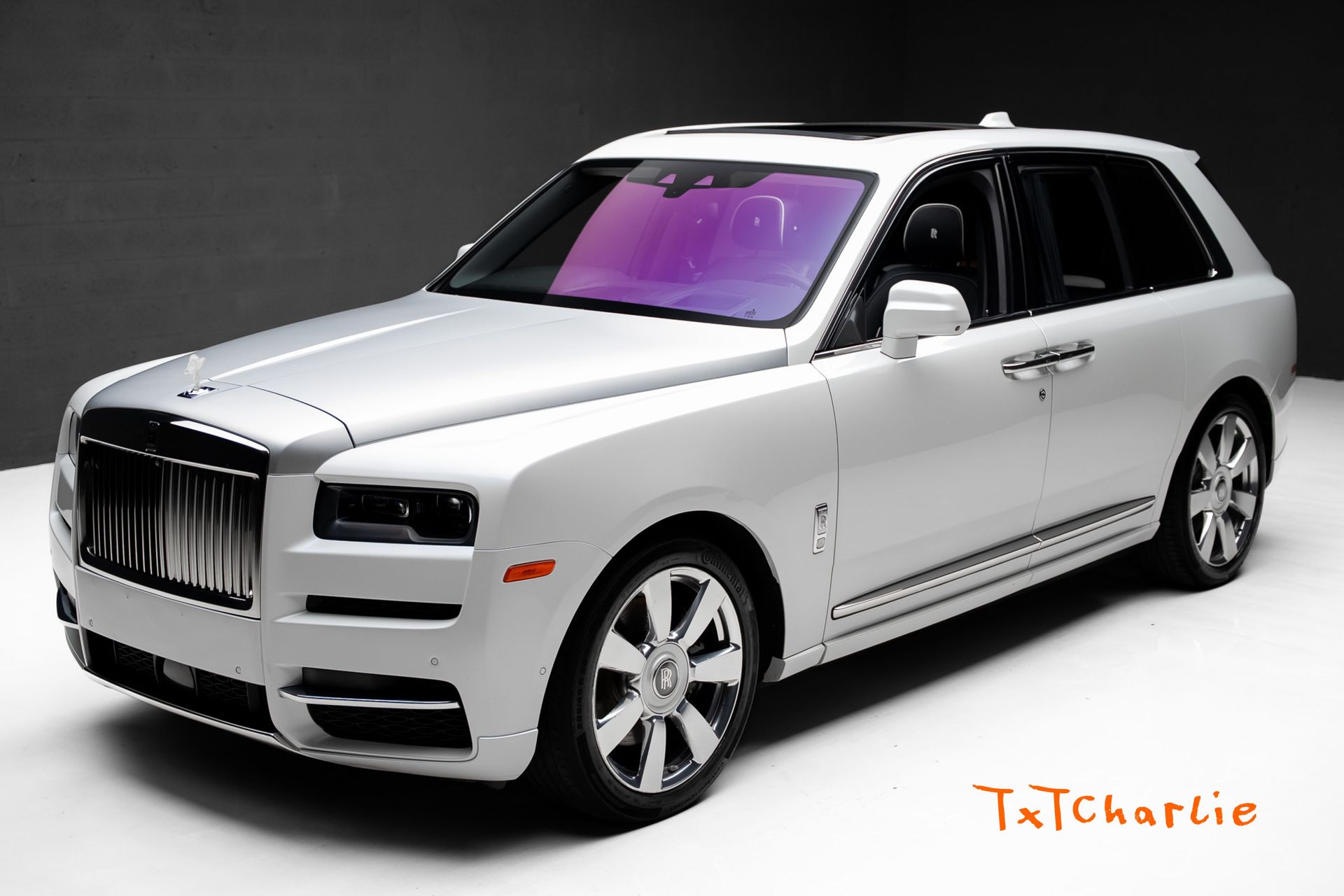 White 2019 Rolls-Royce Cullinan AWD SUV / Crossover All-Wheel Drive 8-Speed Automatic