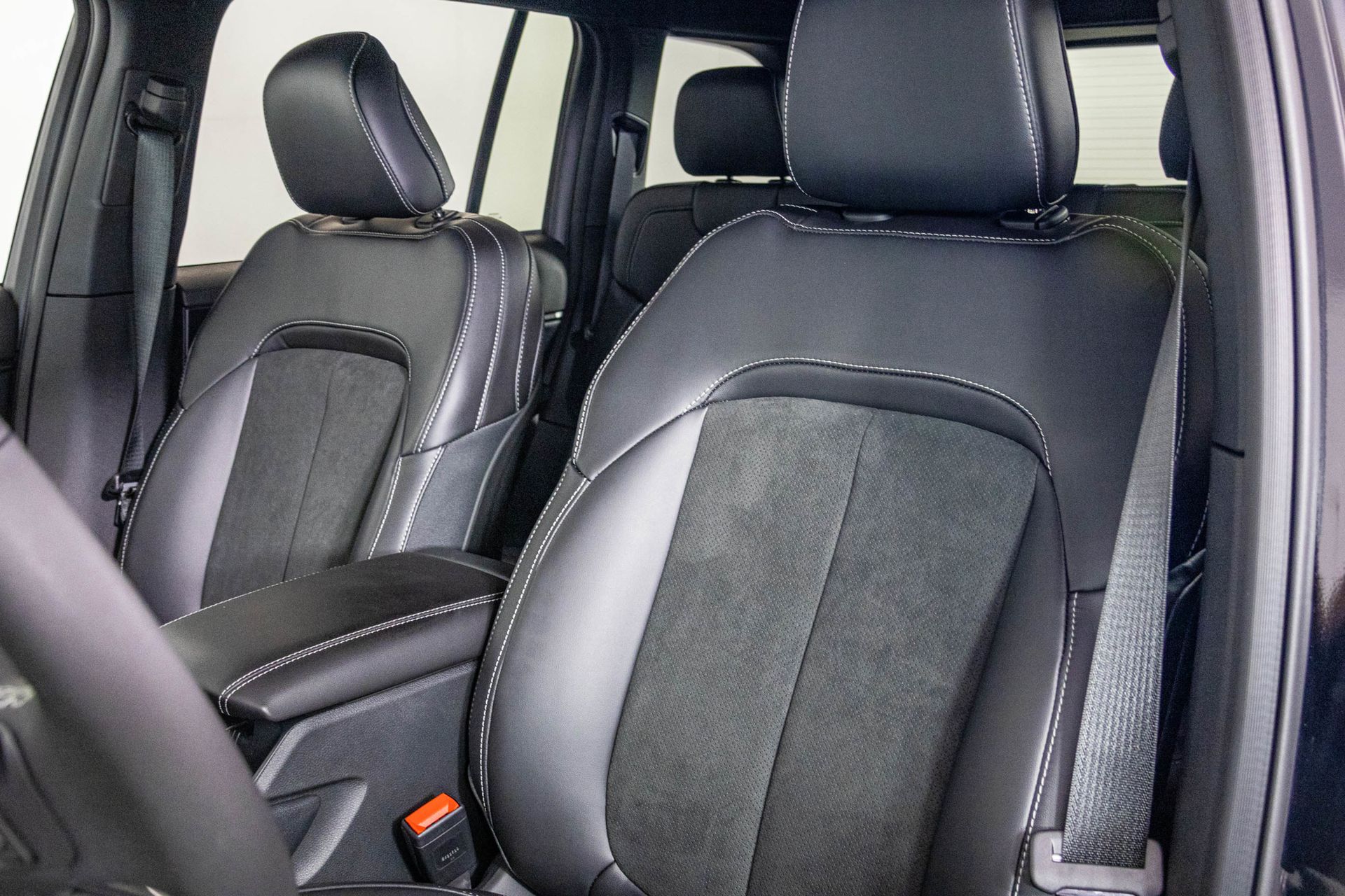 2025 JEEP GRAND CHEROKEE - Image 23