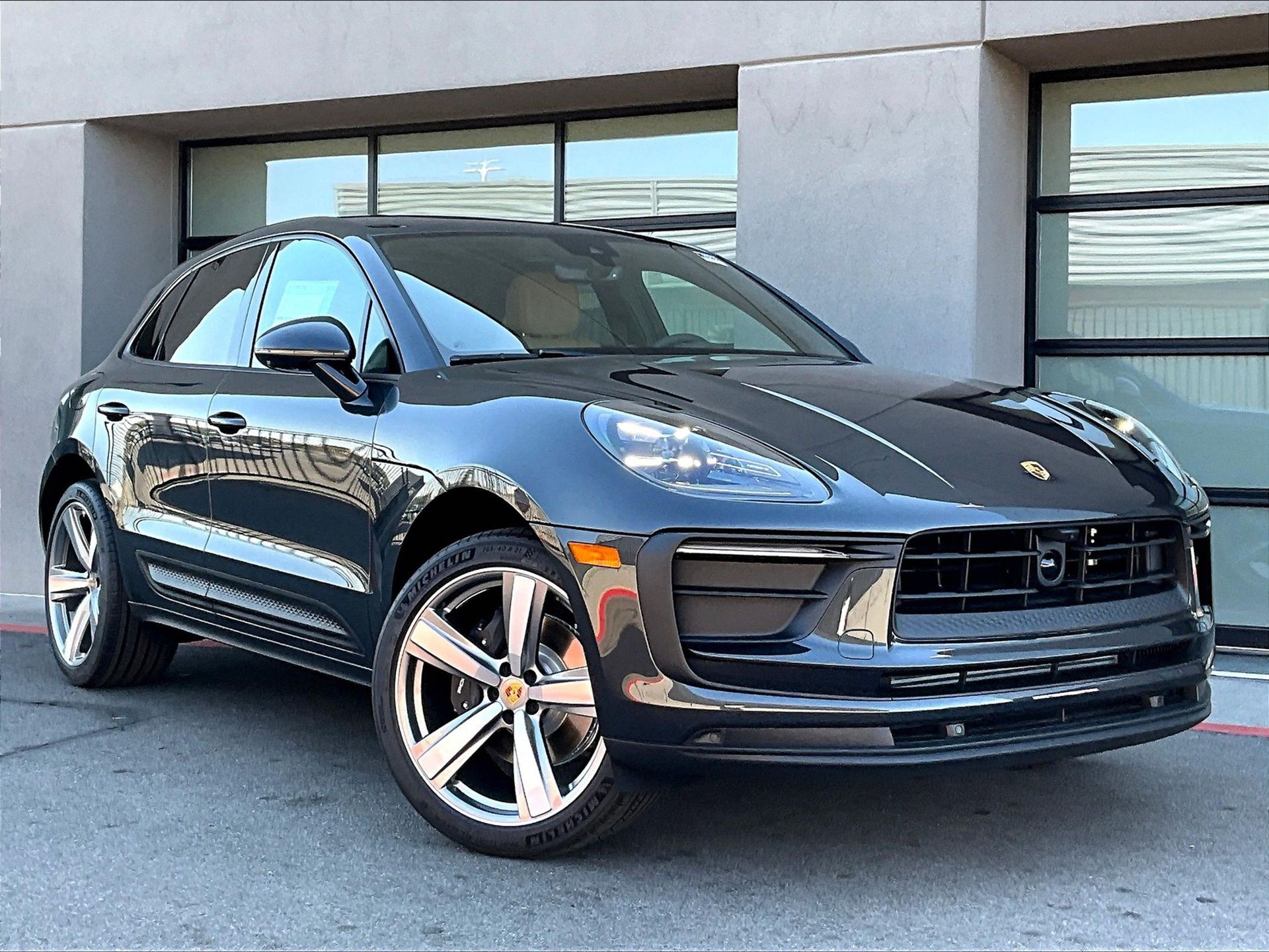 2025 Macan picture #8
