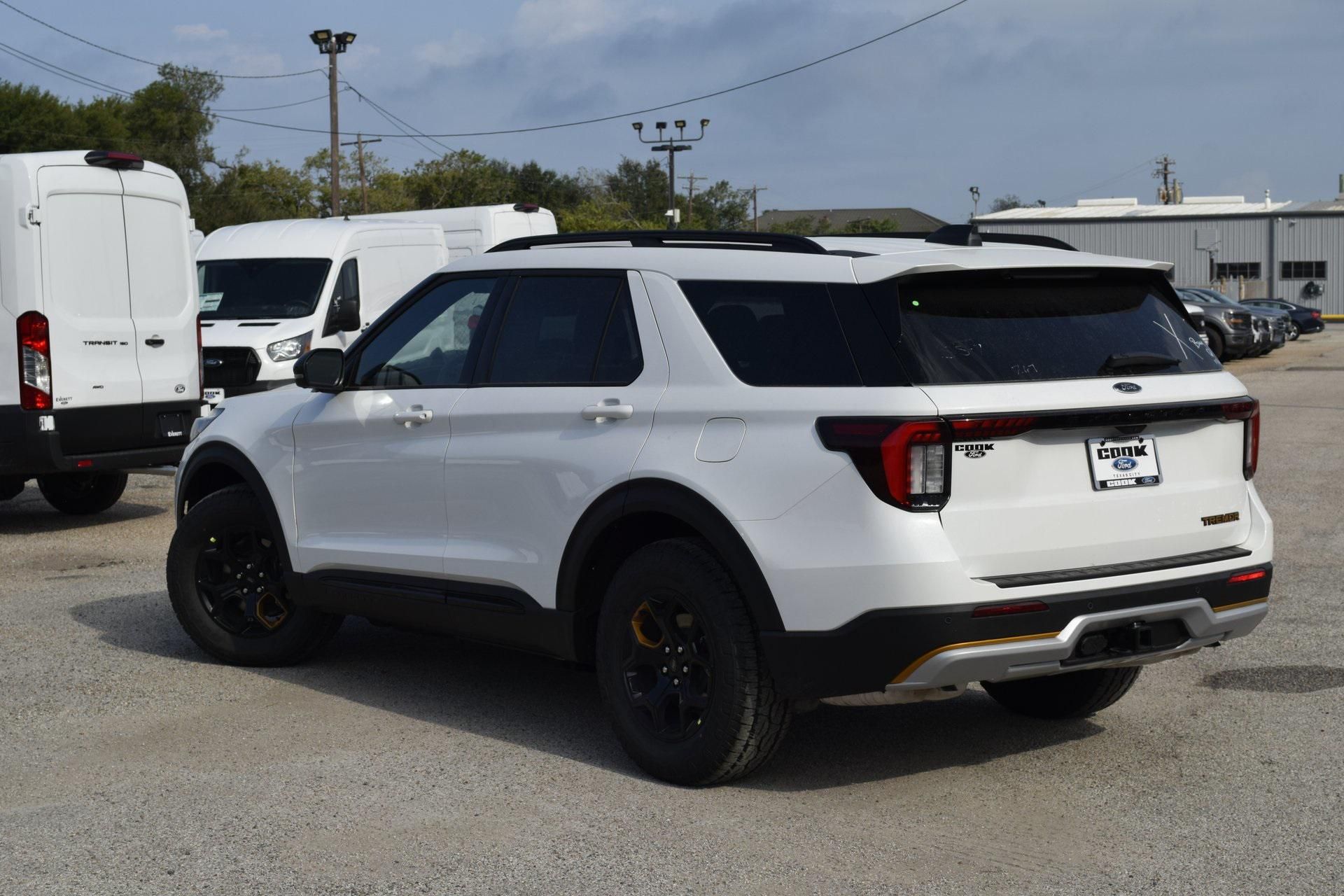 2026 Ford Explorer Tremor - 3