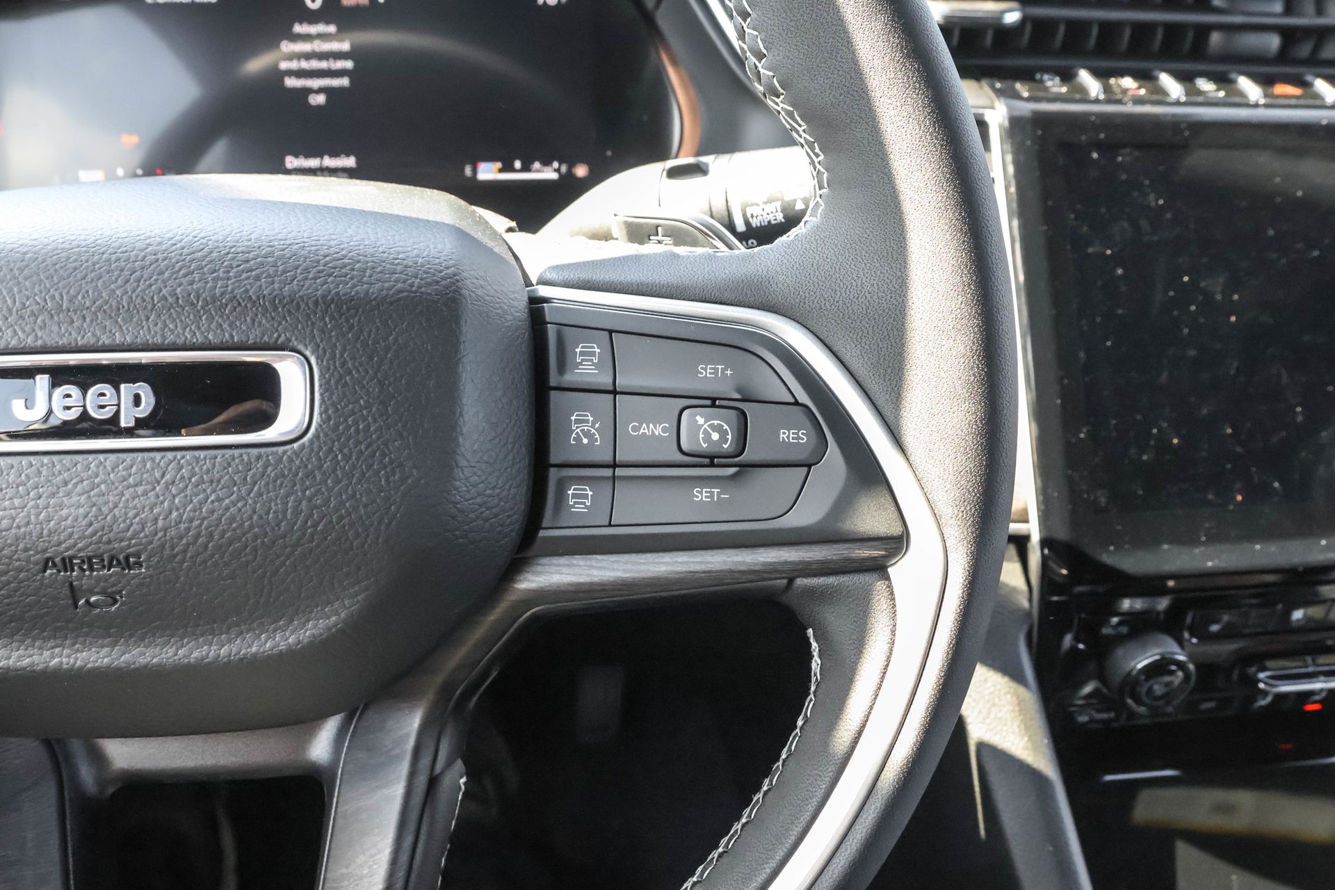 2025 JEEP GRAND CHEROKEE - Image 26