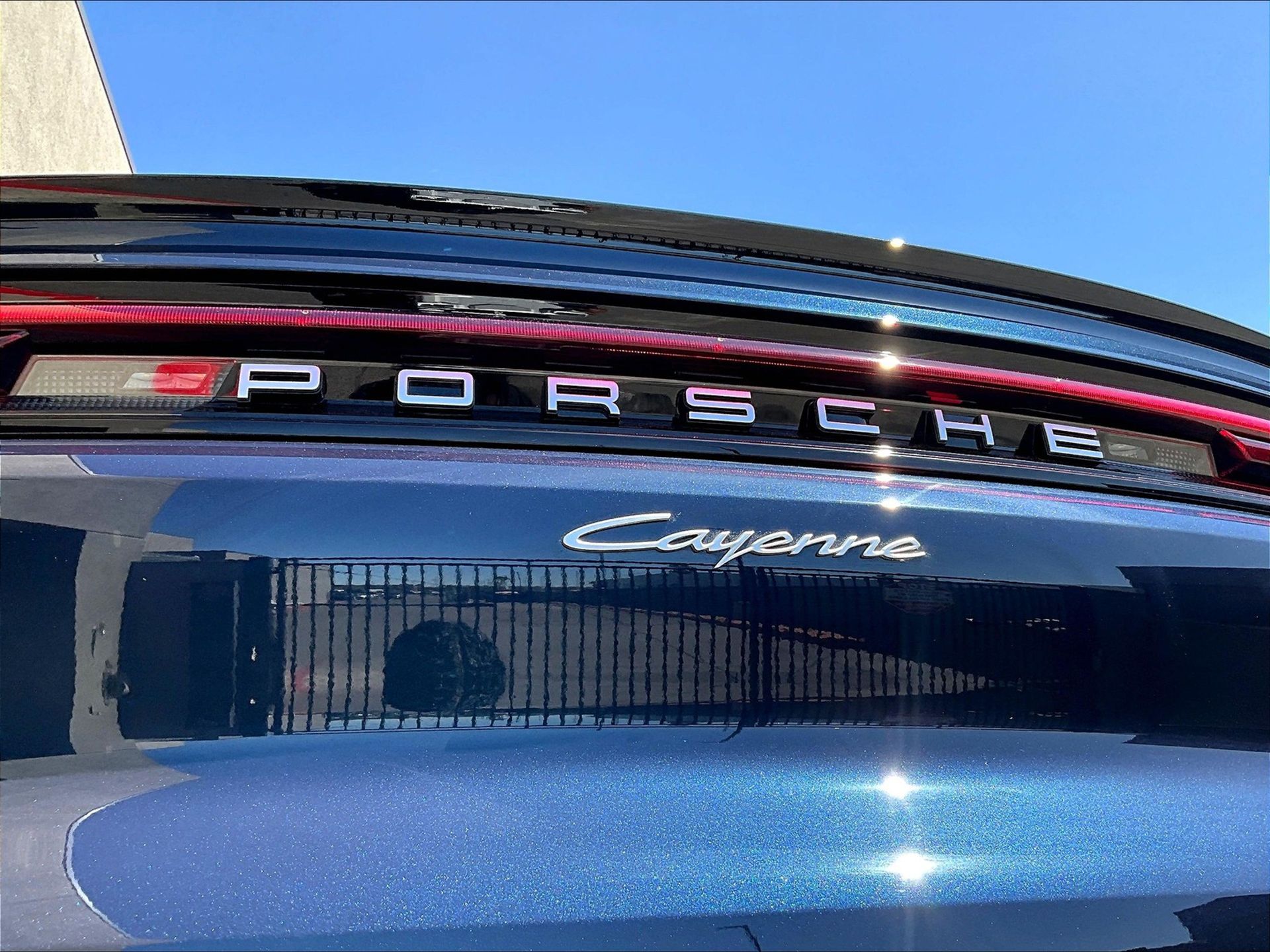 2025 Cayenne Coupe picture #23