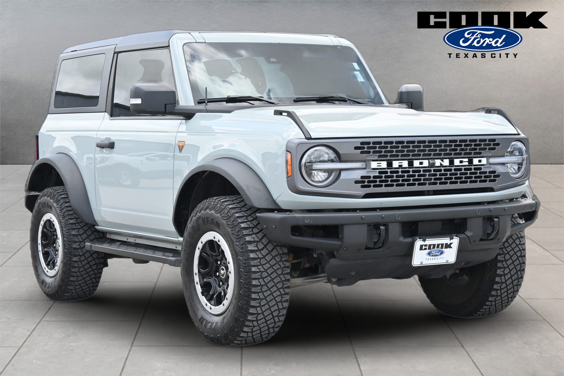 2023 Ford Bronco Badlands Gray at Shottenkirk Kia Fort Bend