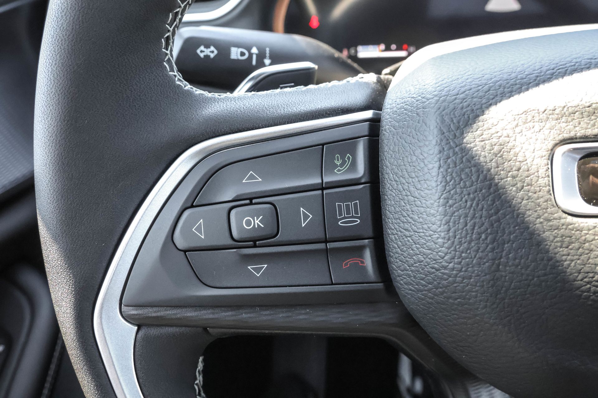 2025 JEEP GRAND CHEROKEE - Image 24