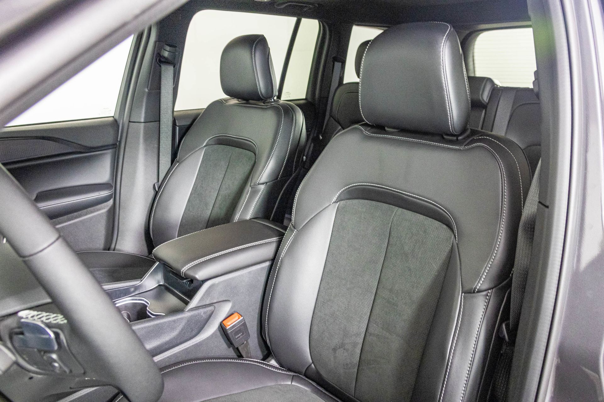 2025 JEEP GRAND CHEROKEE - Image 17