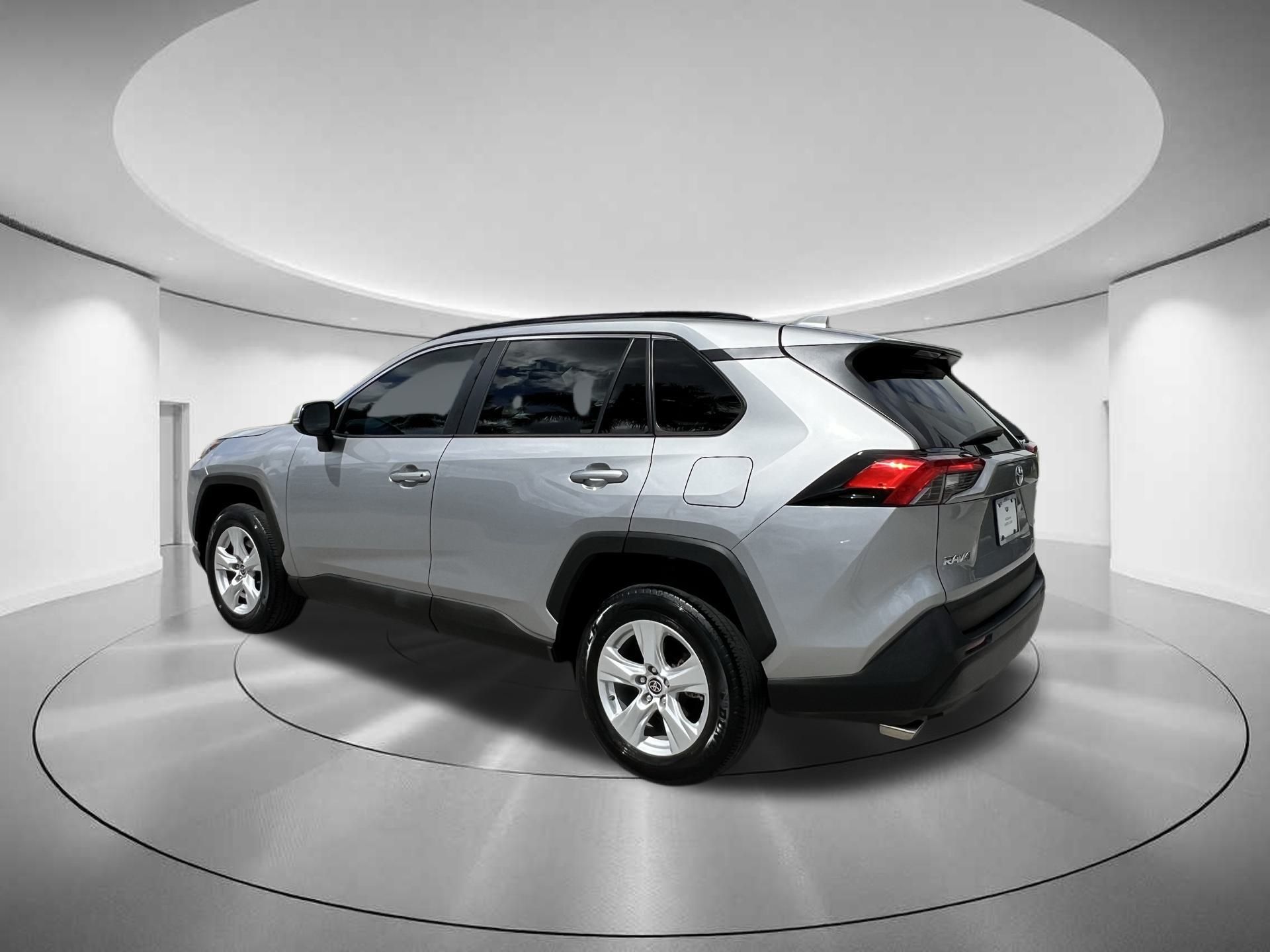 2021 Toyota RAV4 XLE 27