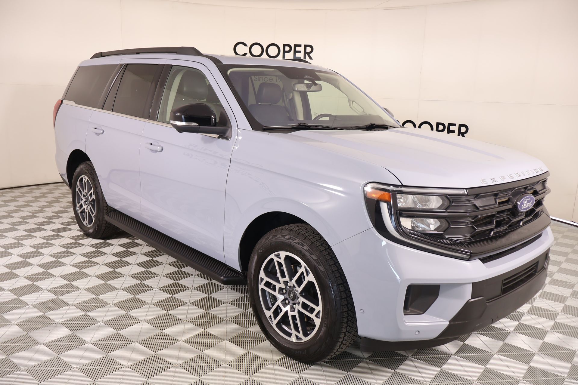 Gray Metallic 2025 Ford Expedition SUV / Crossover Four-Wheel Drive Automatic