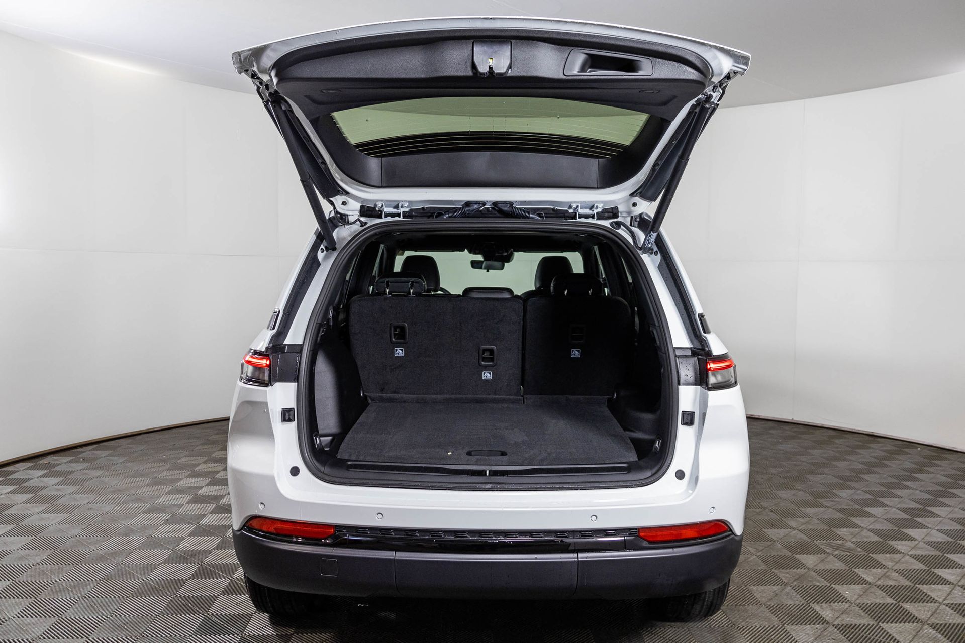 2025 JEEP GRAND CHEROKEE - Image 35