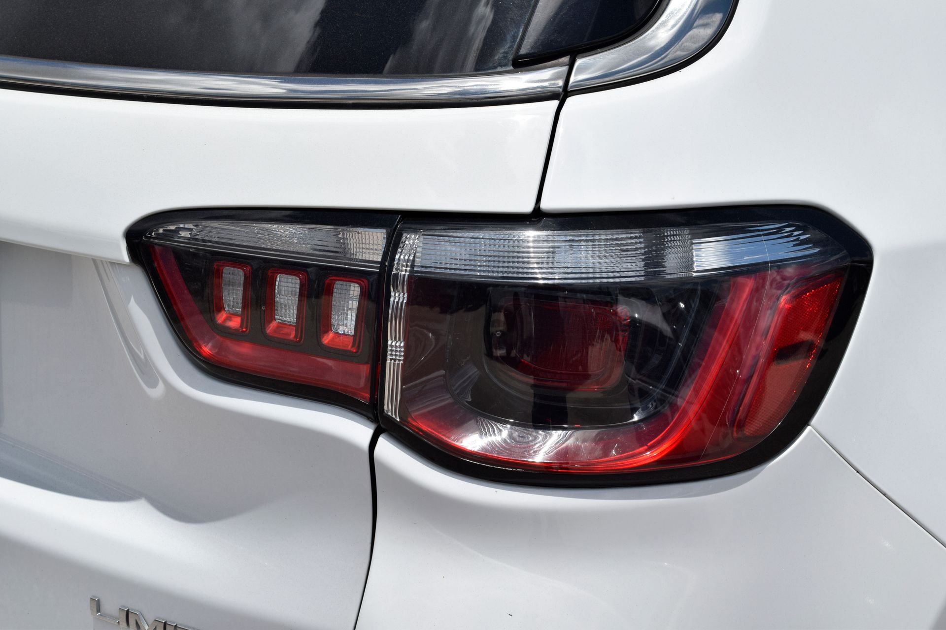 2022 Jeep Compass Limited White at Texan Dodge Chrysler Jeep Ram