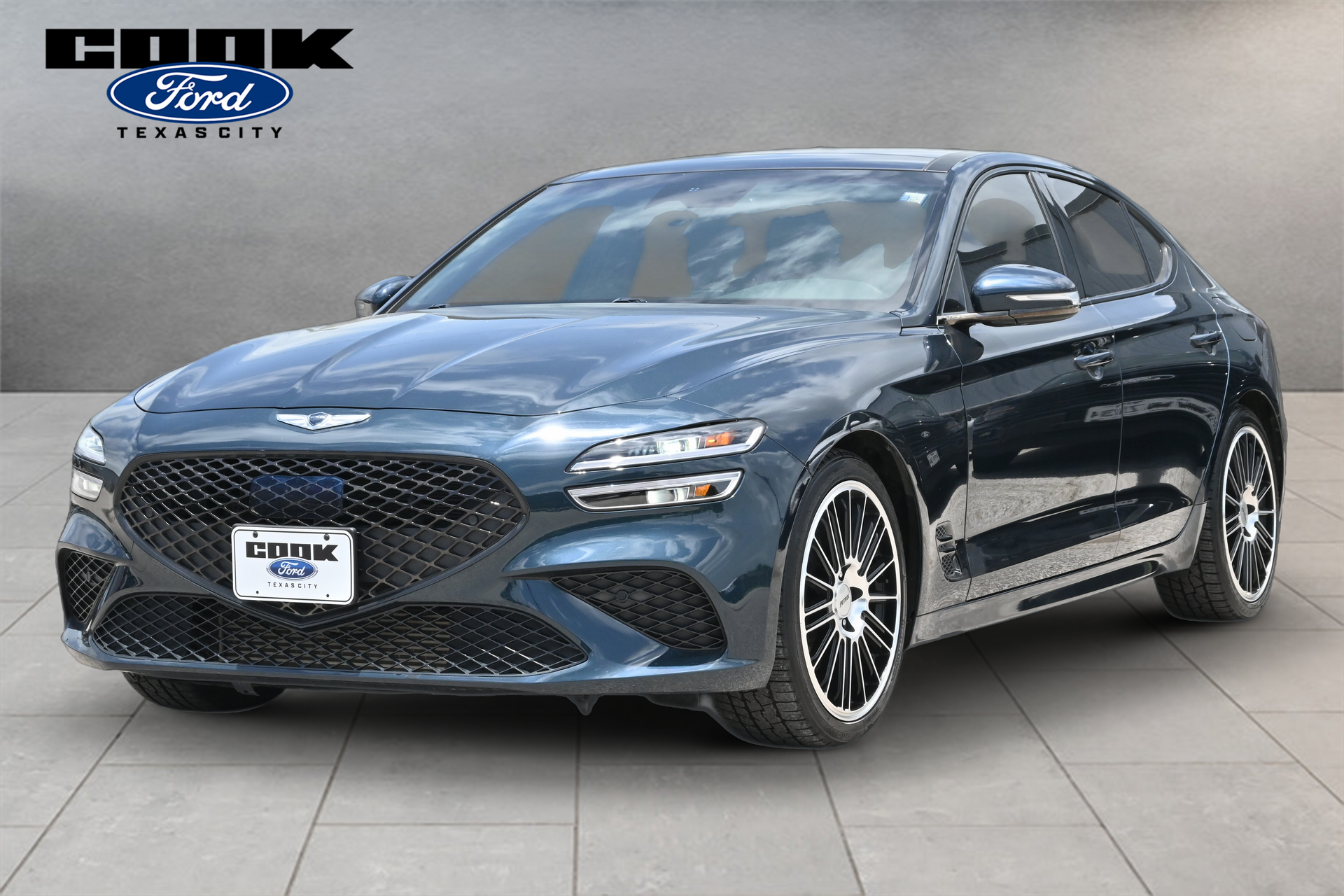 2023 Genesis G70 2.0T - 0