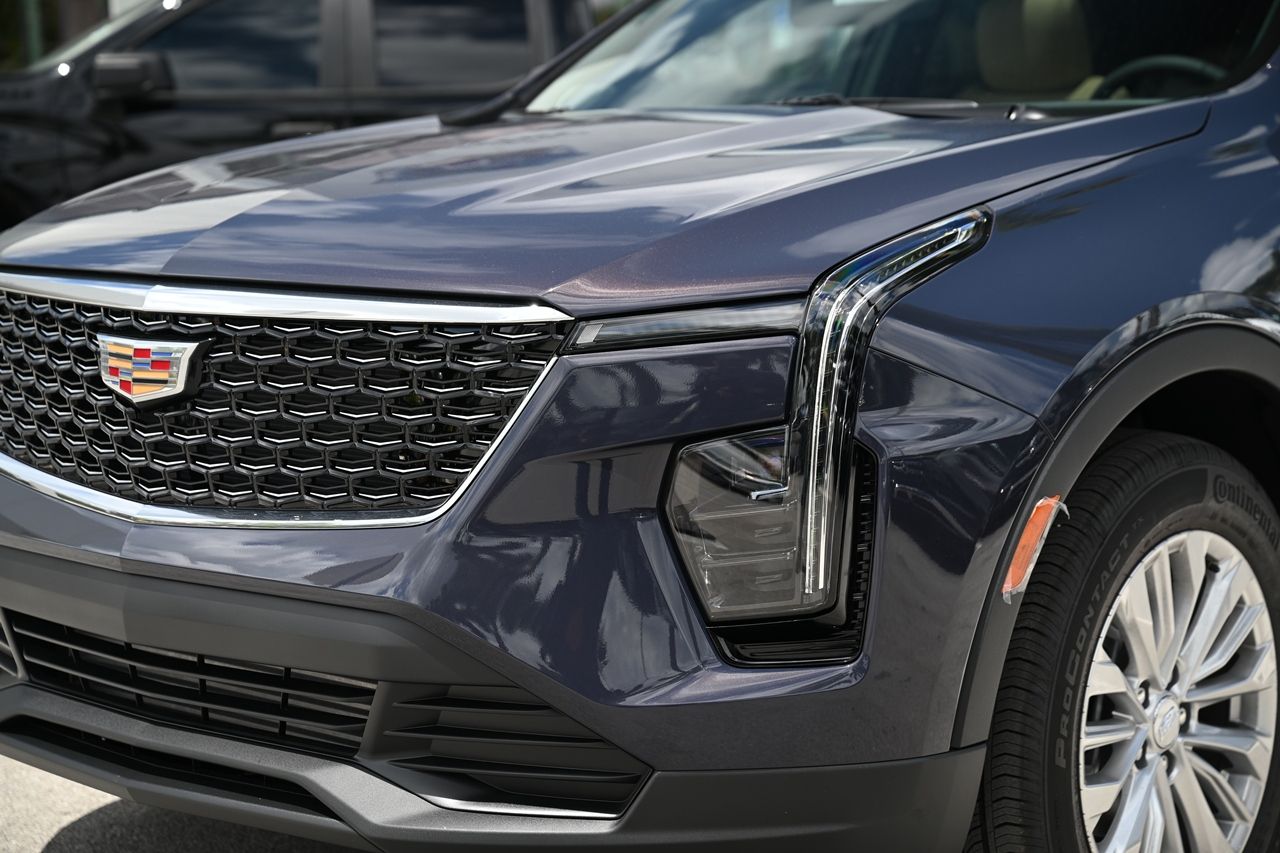 2024 Cadillac XT4 Luxury 10