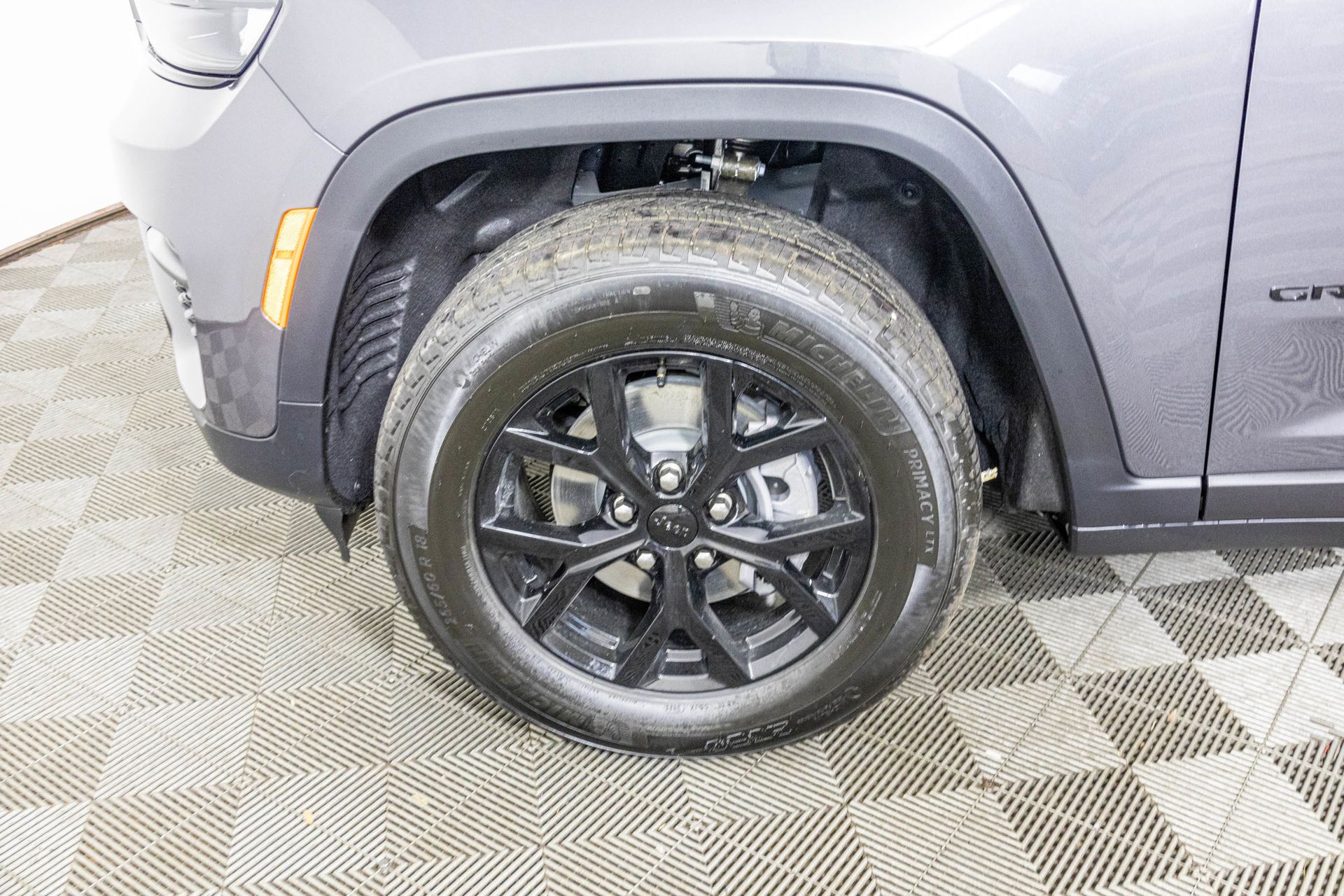 2025 JEEP GRAND CHEROKEE - Image 40