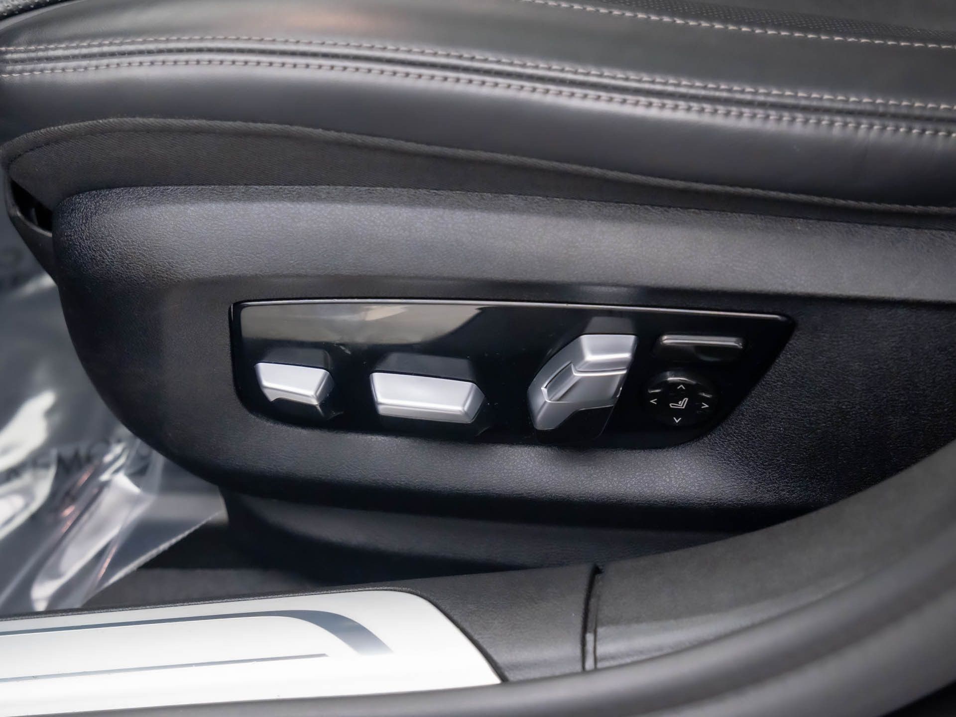 2022 BMW 7-Series 750i xDrive photo